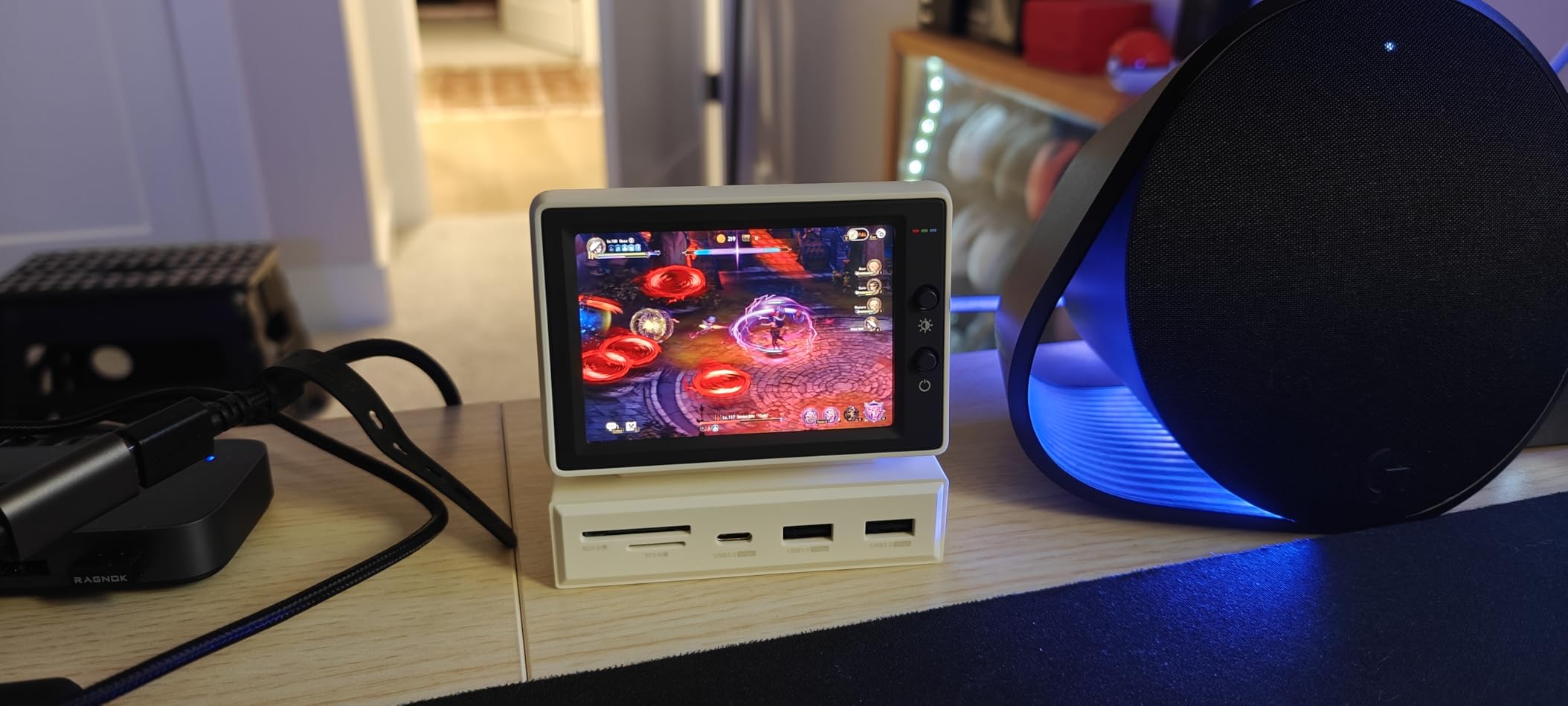 Hagibis 3.5inch IPS USB Mini Screen with USB C Hub, USB-C&HDMI Monitor AIDA64 Mini PC CPU RAM HDD Data Monitor Temperature Electronic Album Floating Lyrics Display Sub Screen for Laptop PC (960x640) customer photo 1