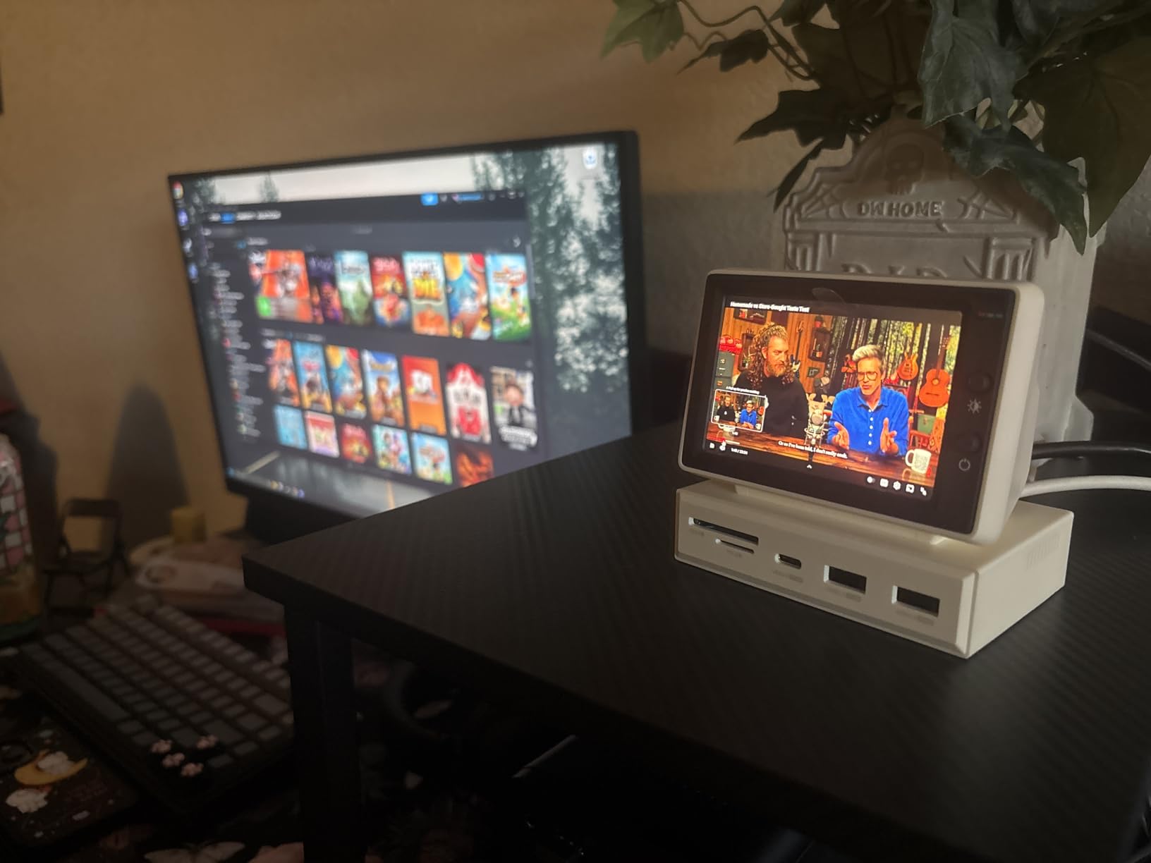 Hagibis 3.5inch IPS USB Mini Screen with USB C Hub, USB-C&HDMI Monitor AIDA64 Mini PC CPU RAM HDD Data Monitor Temperature Electronic Album Floating Lyrics Display Sub Screen for Laptop PC (960x640) customer photo 2
