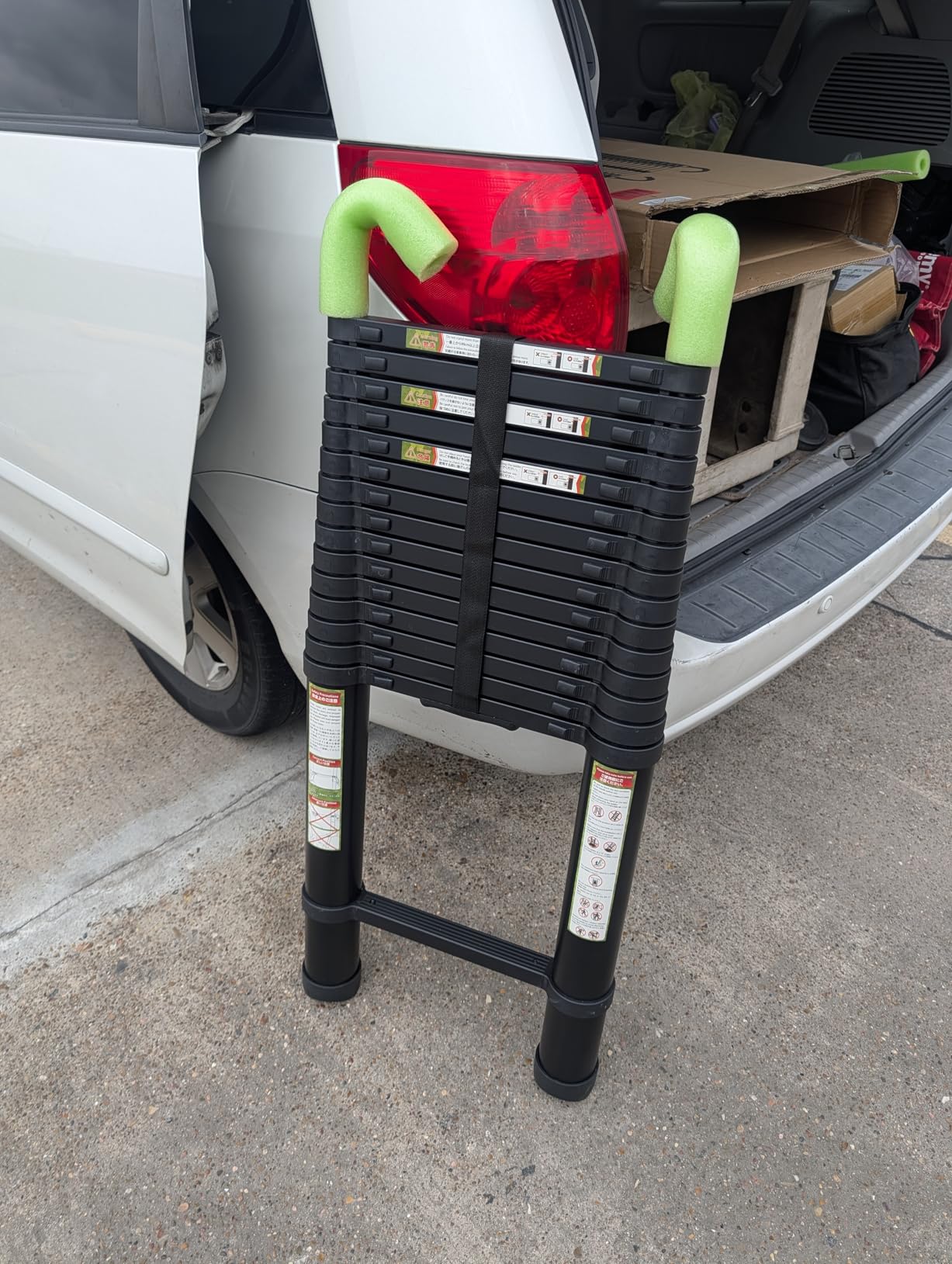 RIKADE Telescopic Ladder, 20.3 ft Aluminum Telescoping Ladder with Stable Hook and Non-Slip Feet, Portable Extension Ladder for Household and Outdoor Working, Max Load 330 lb, Aluminum customer photo 1