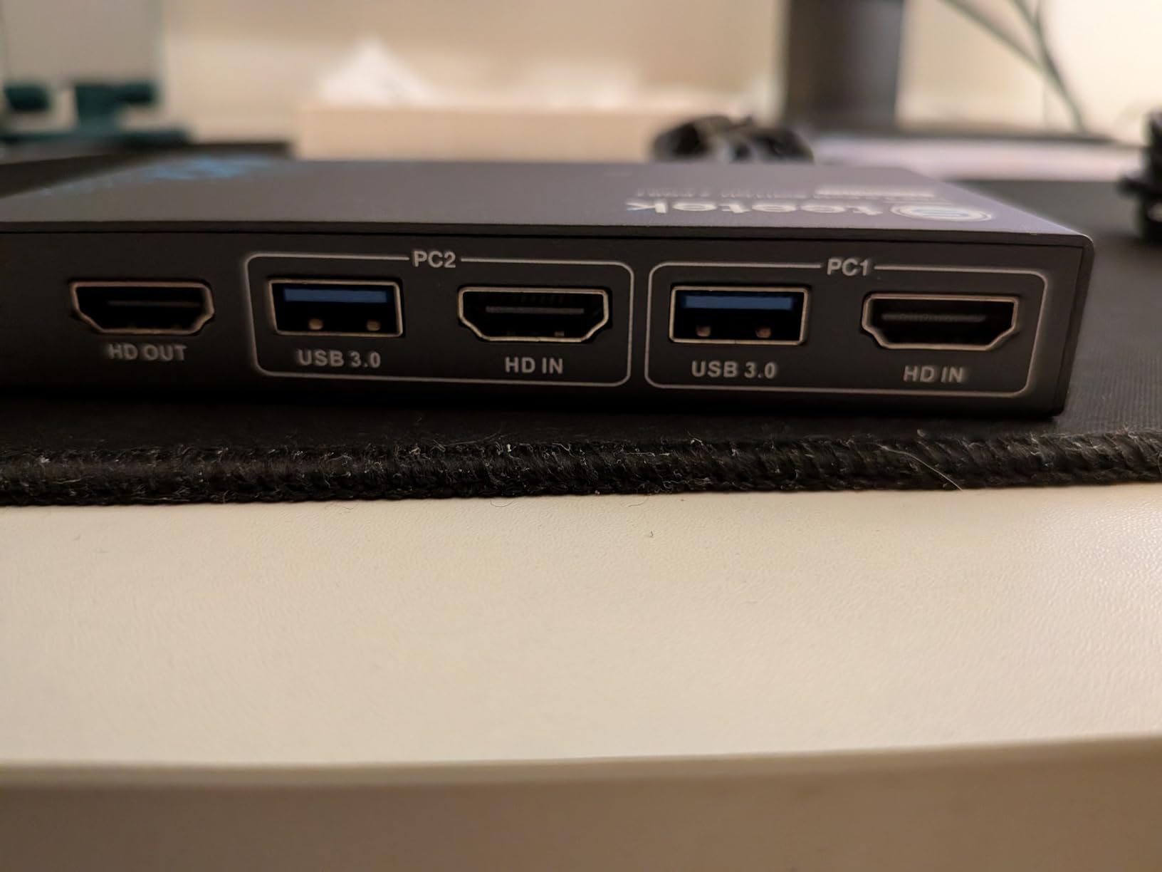 Hearvo USB 3.0 HDMI KVM Switch 1 Monitors 2 Computers, 4K@60Hz KVM Switches for 2 Computers Sharing Monitor Keyboard Mouse Hard Drives Printer, with EDID Adaptive, 2USB Cable and Controller -S7232H customer photo 1
