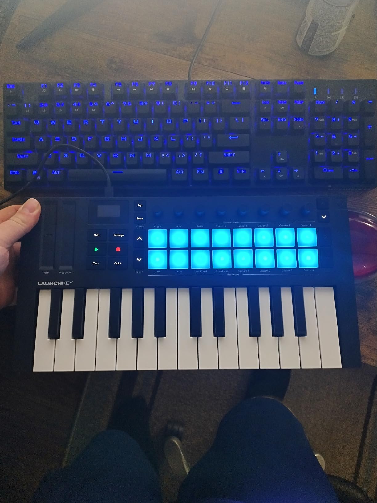 Novation Launchkey 49 MK4 - 49 Key Semi-Weighted MIDI Keyboard Controller customer photo 2