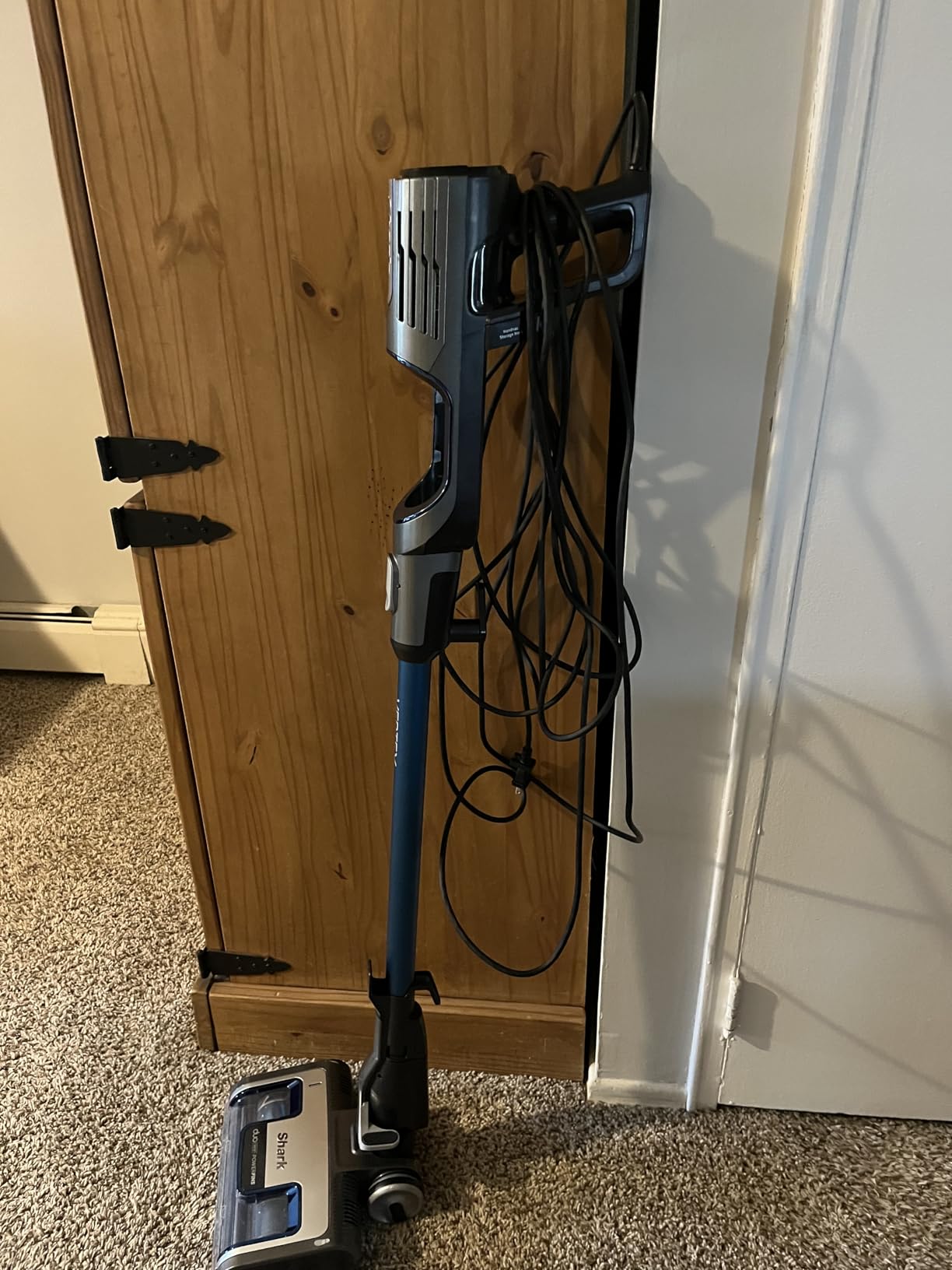 Shark POWERDETECT Ultra-Light Corded Stick Vacuum with DuoClean Technology, Self-Cleaning Brushroll for No Hair Wrap, Anti-Allergen Complete Seal, and Odor Neutralizer Technology, HZ4002 customer photo 2