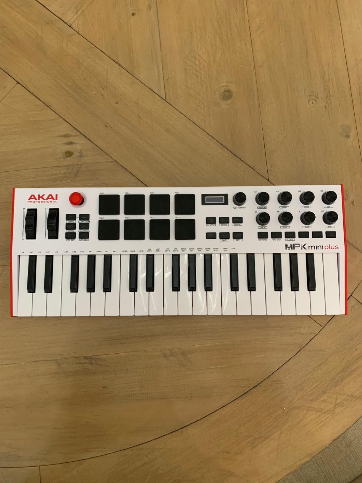 Akai Professional MPK Mini Plus - USB MIDI Keyboard Controller with 37 Mini Keys, 8 MPC Pads, Sequencer, MIDI/CV/Gate I/O and Native Instruments Sound Package, White Limited Edition customer photo 2