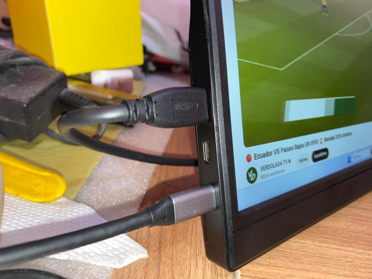 WGK 15.6 inch Portable Monitor 1080P FHD Travel Display HDMI/USB-C Compatible with Laptops, Desktops, Phones, PS, Mac, Xbox, Switch, and Other Gaming Devices Includes Stand and Speakers VESA customer photo 2