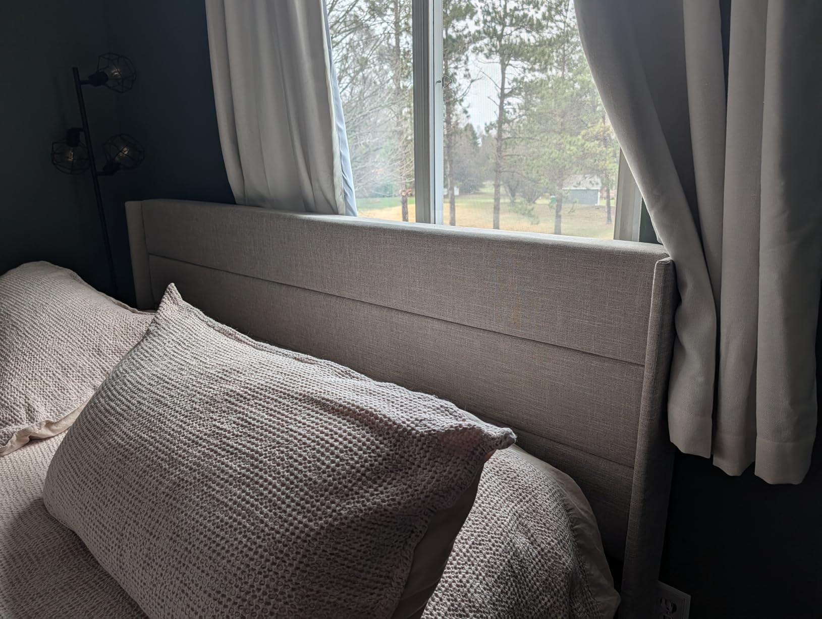 SHA CERLIN Queen Size Lift Up Storage Bed/Velvet Upholstered/Modern Wingback Headboard/Upholstered Platform Bed Frame/Hydraulic Storage/No Box Spring Needed/White customer photo 2