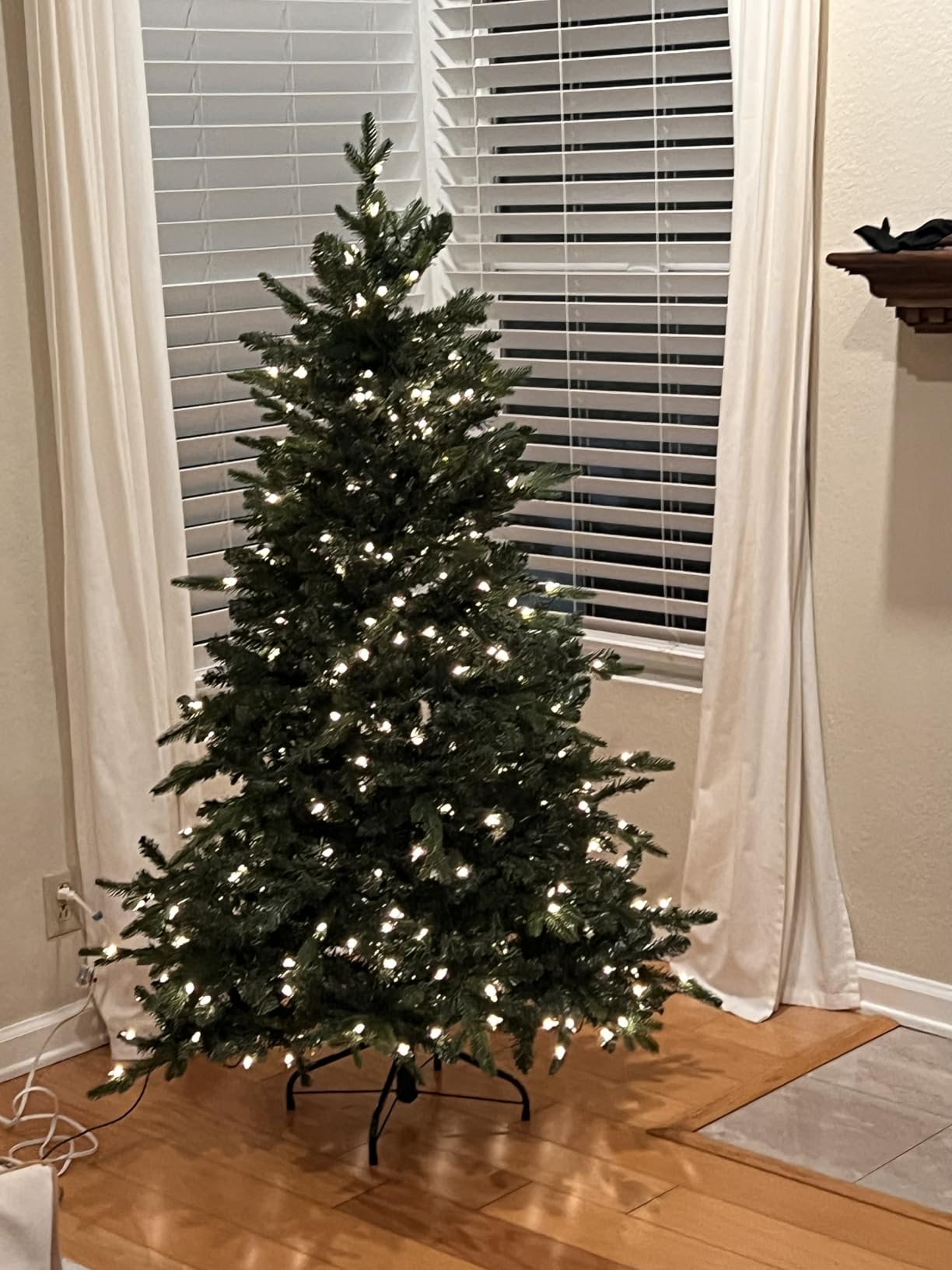 Treepool 7FT Pre-Lit Artificial Christmas Tree with 2010 PE&PVC Mixed Branch Tips customer photo 2