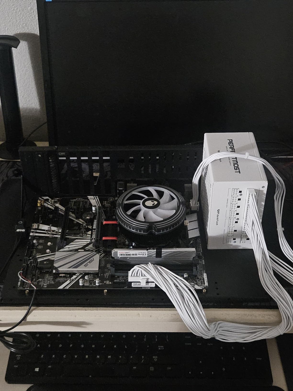 Open Air Frame Computer Case, ATX PC Test Bench Chassis Case Rack, DIY Gaming Computer Case Chassis, SPCC Material Thickened Motherboard Widely Body Heat Dissipation Design customer photo 1