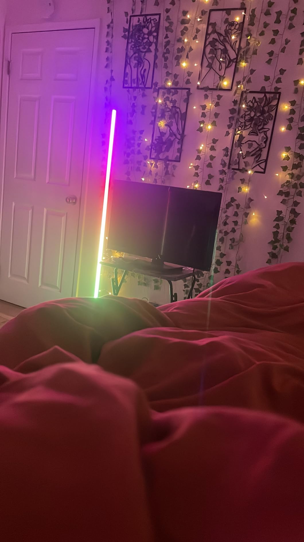 Keepsmile Smart RGB LED Corner Floor Lamp,172 LEDs Bright Standing Lamps for Living Room with APP and Remote,Modern Floor Lamp with Music Sync and 16 Million Colors, Ambient Lighting for Bedroom customer photo 1