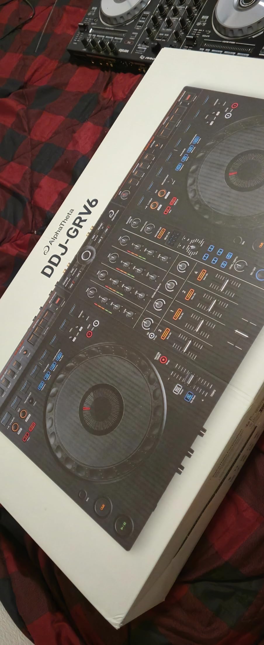 AlphaTheta DDJ-GRV6 4-Channel DJ Controller with Groove Circuit customer photo 2