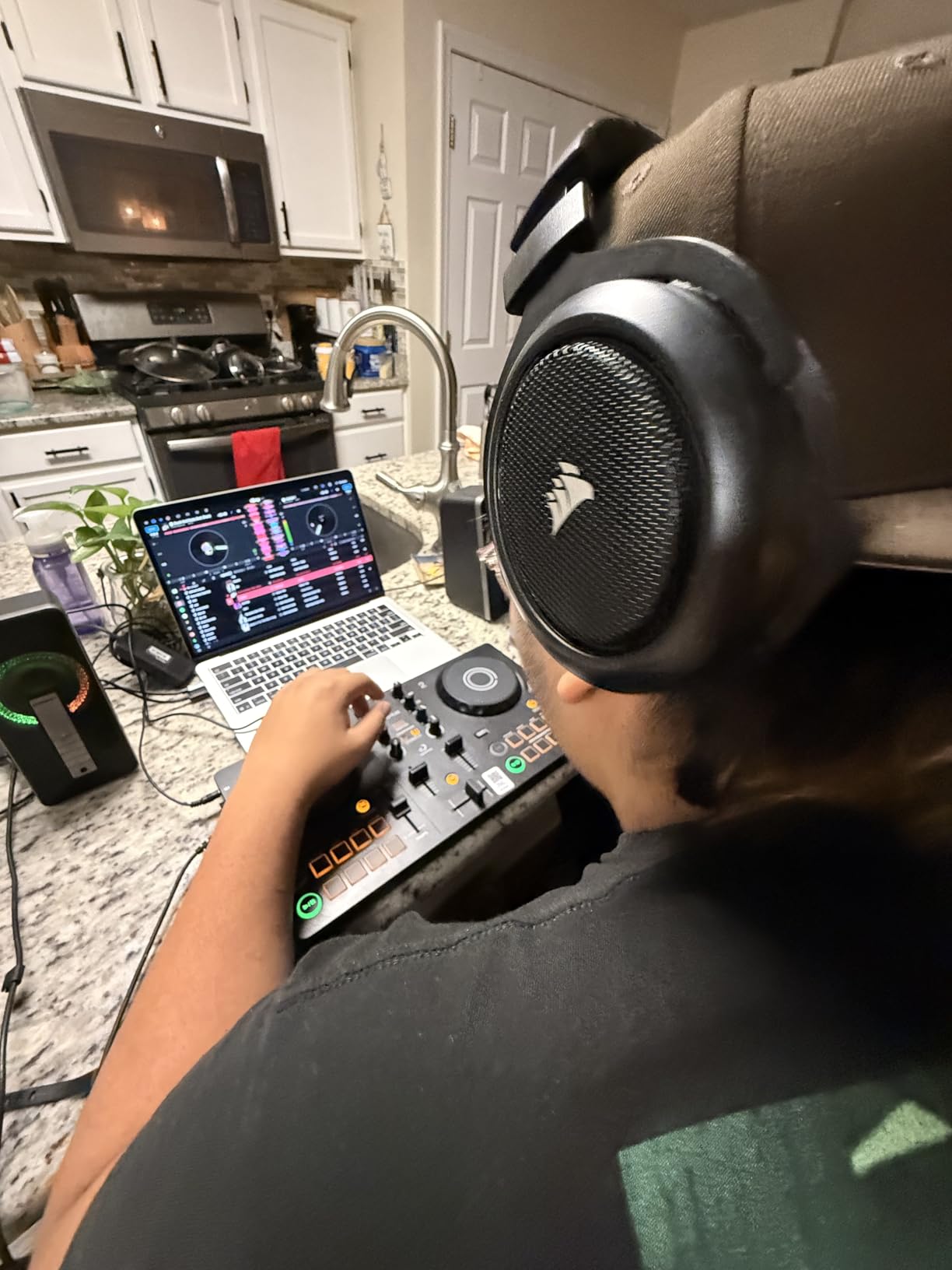 AlphaTheta DDJ-FLX2 Compact 2-Channel DJ Controller - Streaming-Ready, Smart Fader & Smart CFX customer photo 1