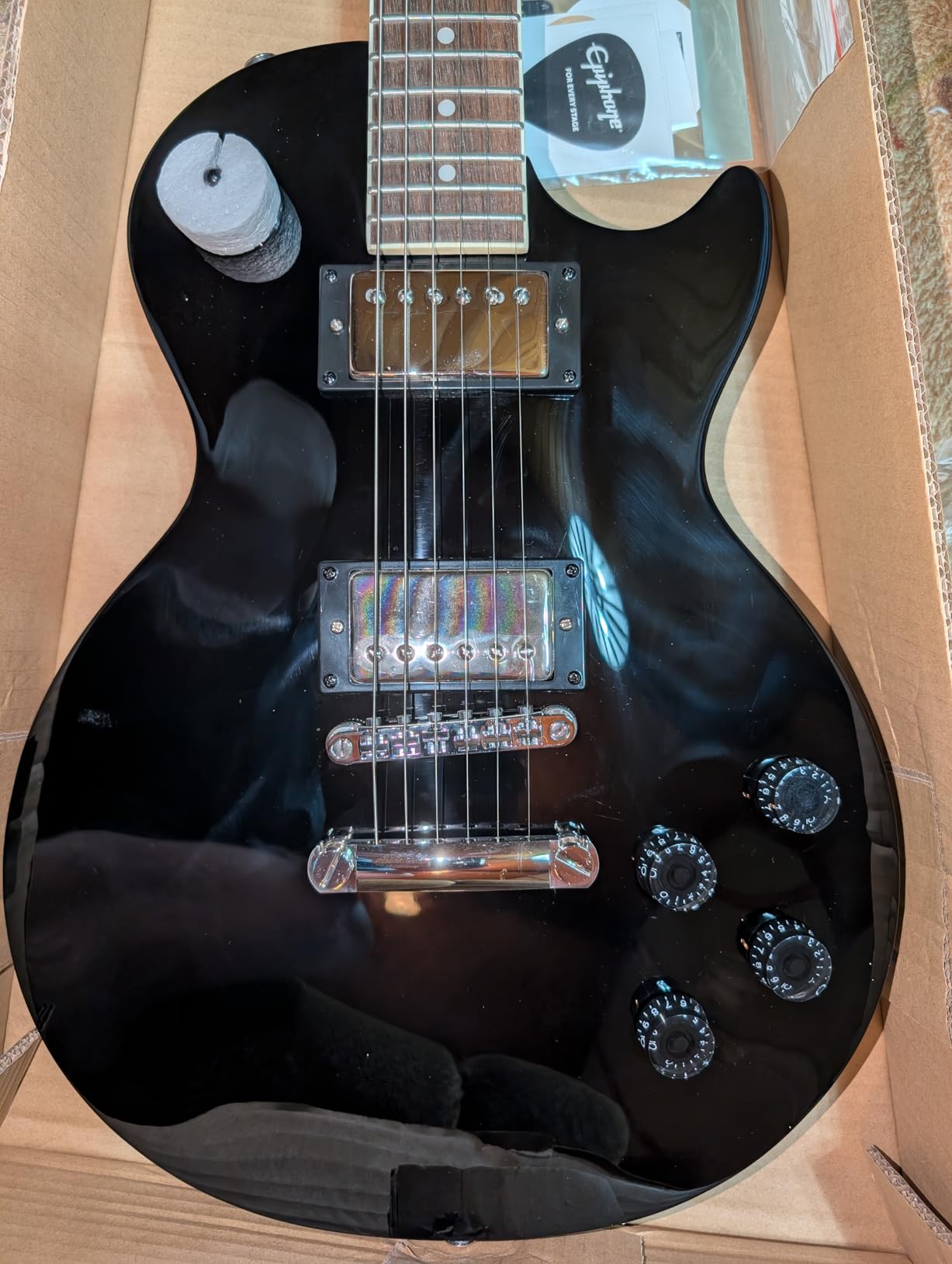 Epiphone Les Paul Tribute Electric Guitar, Heritage Cherry Sunburst customer photo 1