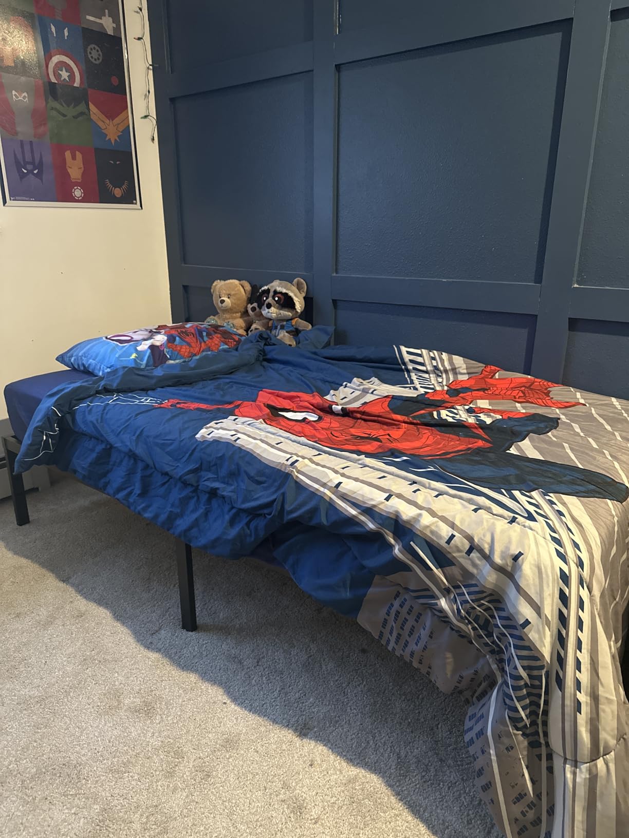 Amazon Basics Metal Bed Frame, Non-Foldable Platform Bed, Easy Assembly, Full, 54W x 75L in, Black customer photo 1