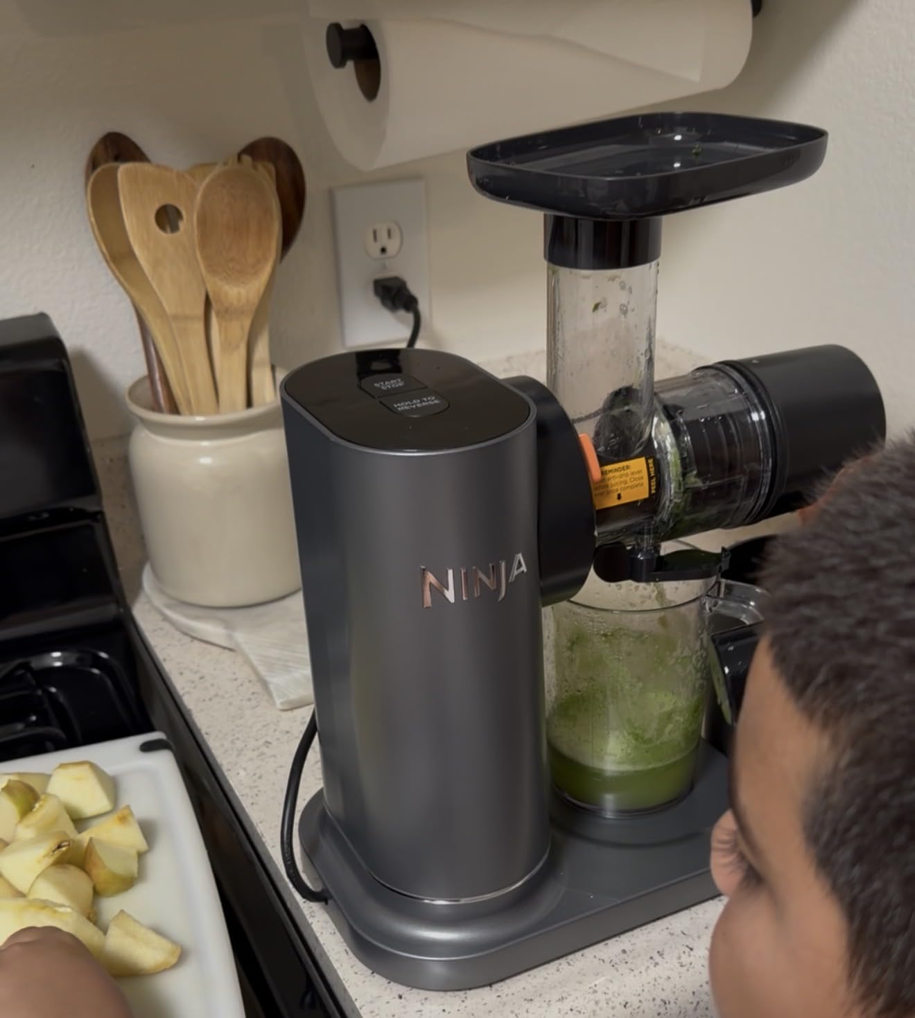 Ninja NeverClog Cold Press Juicer | Powerful Electric Slow Masticating Juicer with Pulp Control | XL Capacity | 24 oz. Juice Jug & 36 oz. Pulp Container | Dishwasher Safe | Navy | 150W | JC151 customer photo 1