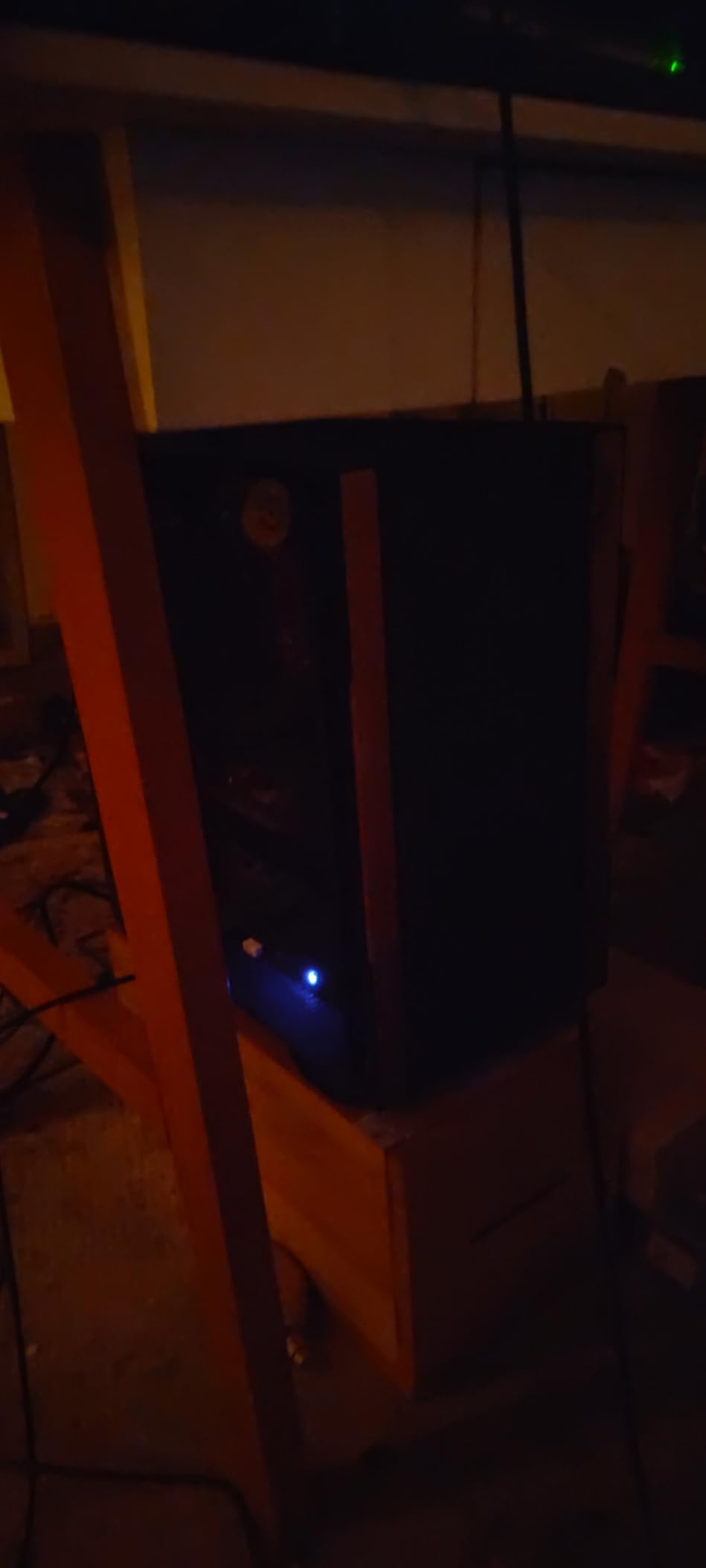 Okinos Genuine Walnut Wood Micro ATX Case, MATX PC Case with 4 × 120mm 3 Pin Non-PWM Case Fans Pre-Installed, Temper Glass Side Panel, with Type-C, Black, Cypress 3 Wood customer photo 1