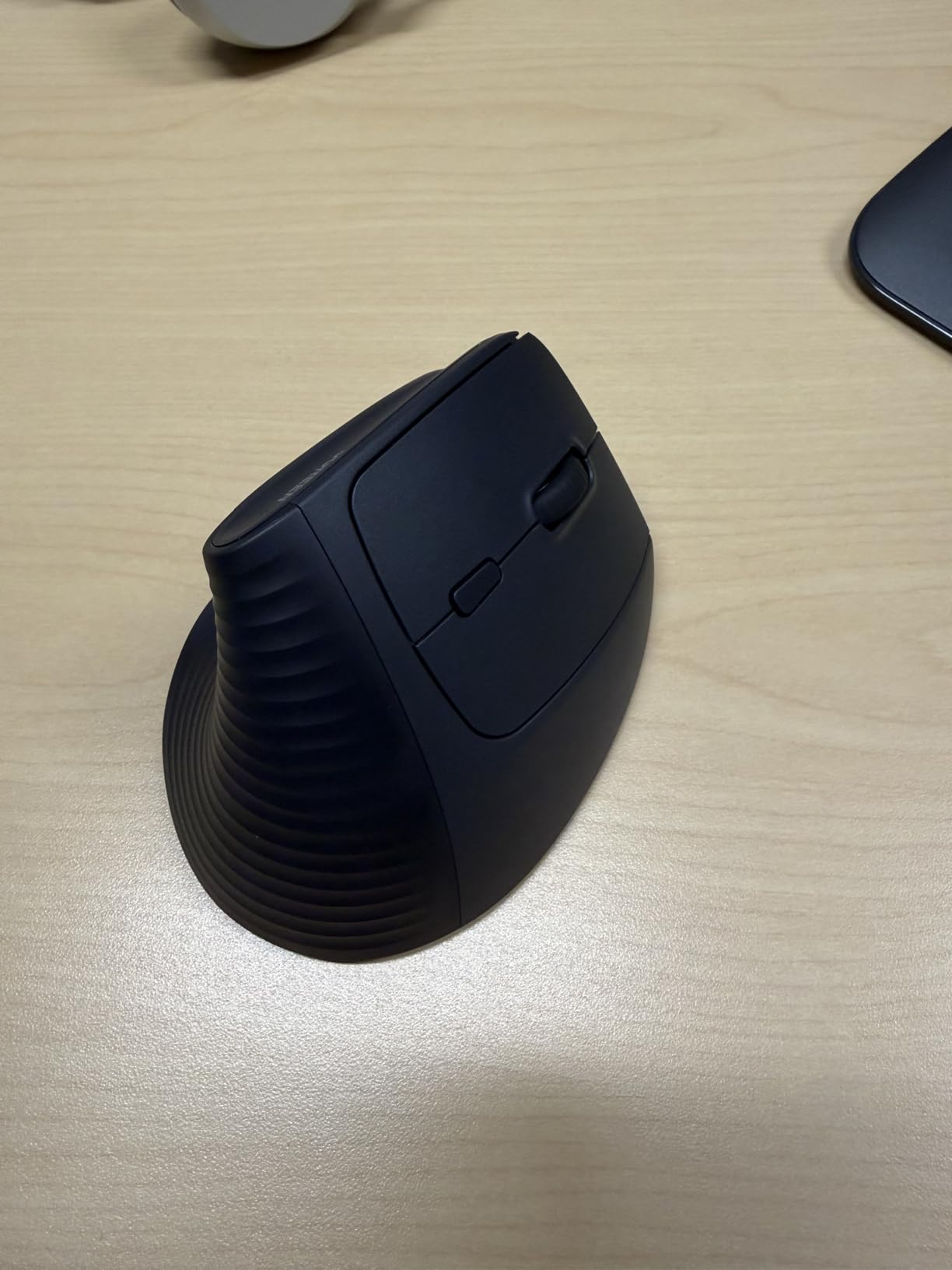 UGREEN Vertical Mouse, Wireless Bluetooth Ergonomic Mouse, Dual-Mode (BT 5.4 & USB 2.4G), Quiet Clicks, 4 Adjustable DPI (1000/1600/2000/4000), Compatible with Windows/Mac/Linux/Android/ChromeOS customer photo 2