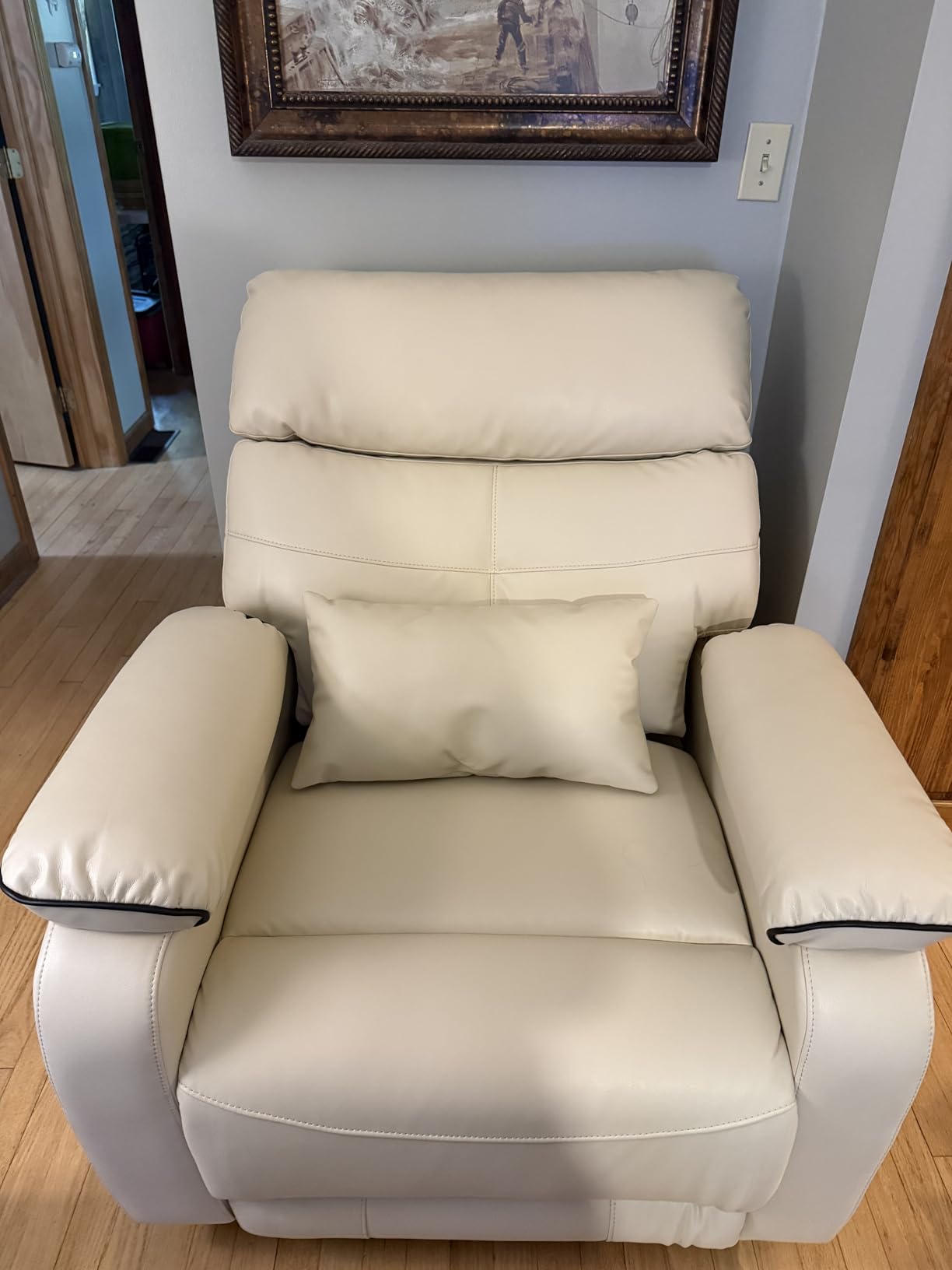 Dual Motor Power Lift Recliner Chair for Adult & Elderly, Infinite Position Lay Flat Lift Chair with Heat & Massage, Cup Holder, Lumbar Pillow, Wireless Charger, USB Ports, Leather (Beige) customer photo 2