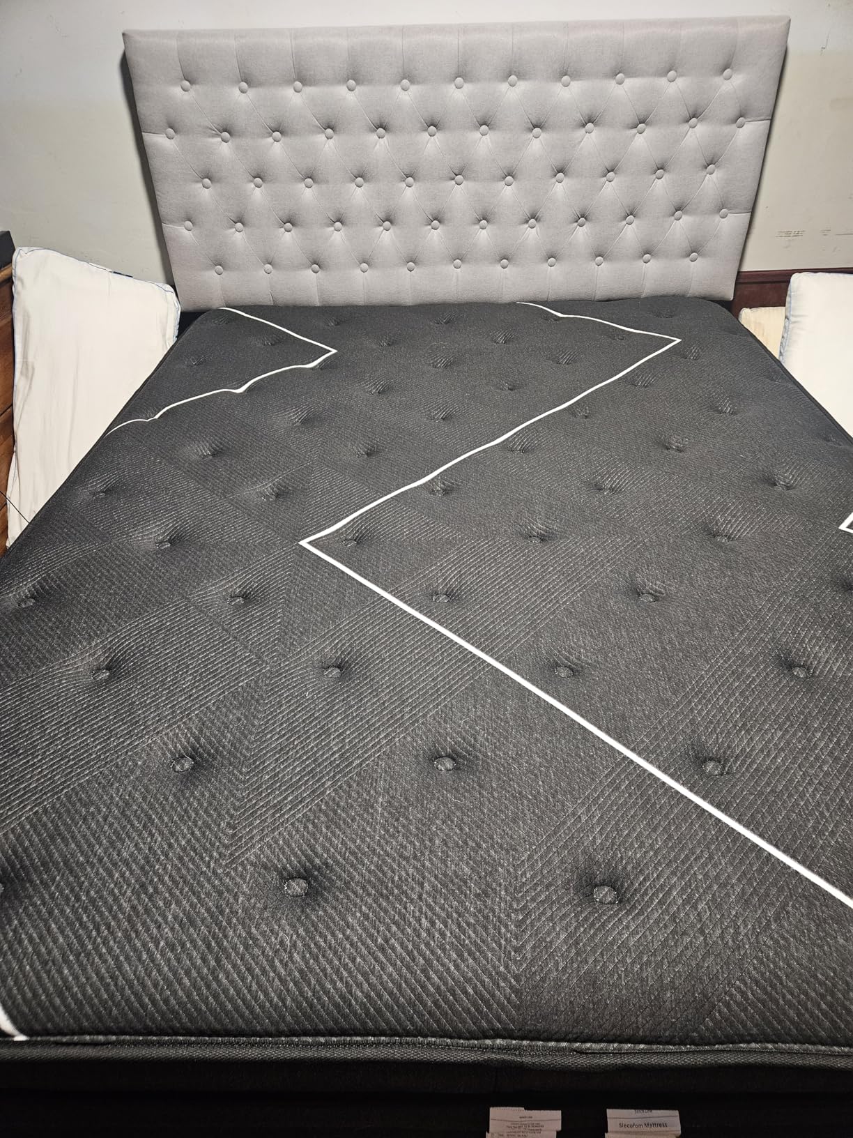 Extra Firm Mattress 14 Inch Queen Size - Thick Foam Edge & Multi-Layer Luxury Foam for Back Pain Relief, No Sagging Hybrid Mattress for Heavy People Couples Seniors, Motion Isolated, Fiberglass-Free customer photo 1