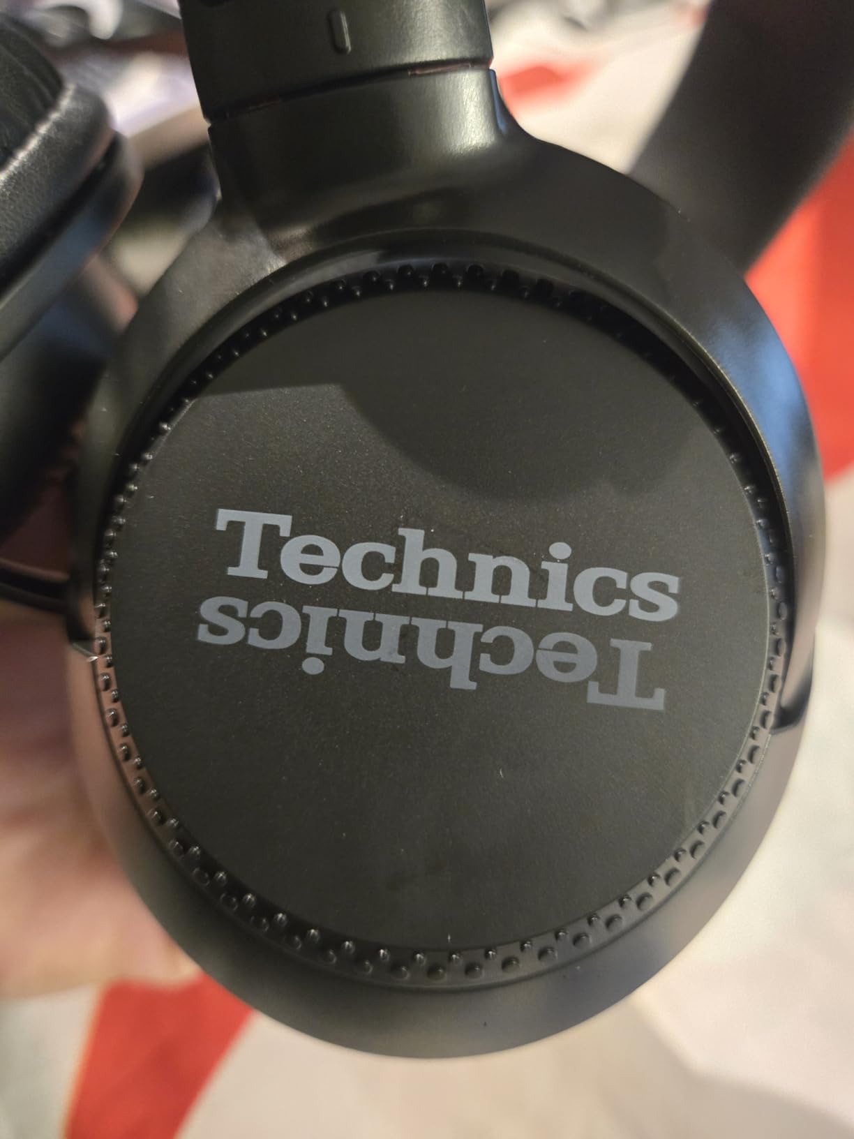 Technics Professional DJ Headphones EAH-DJ1200-K with 40mm CCAW Voice Coil Drivers, 270 Degree Swivel Housing customer photo 1