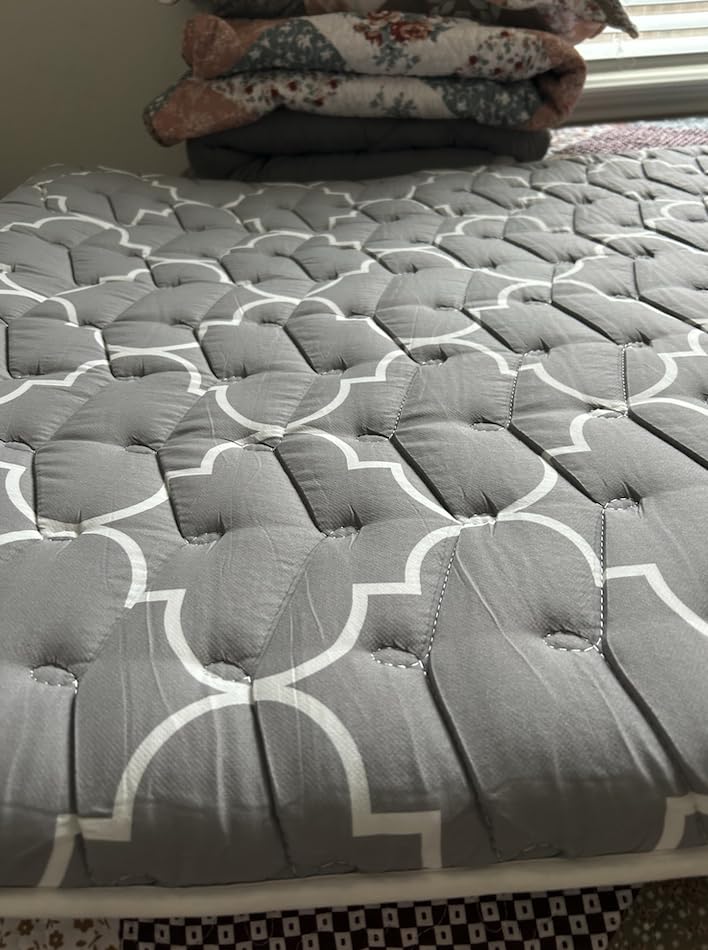 6th Generation Japanese Floor Futon Mattress - Extra-Thick 9-Layer Modern Futon with 100% High-Density Foam, Portable Floor Mattress Sleeping Pad for Adults, Guest Room, Dormitory, Queen Size customer photo 2