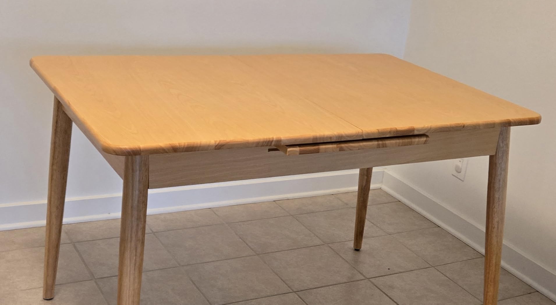 Muwuele Solid Wood Extendable Dining Table for 4-8 People with Seamless Extension from 47.2 to 63 Inches, Easy Assembly, Expandable Tables for Small Spaces customer photo 1
