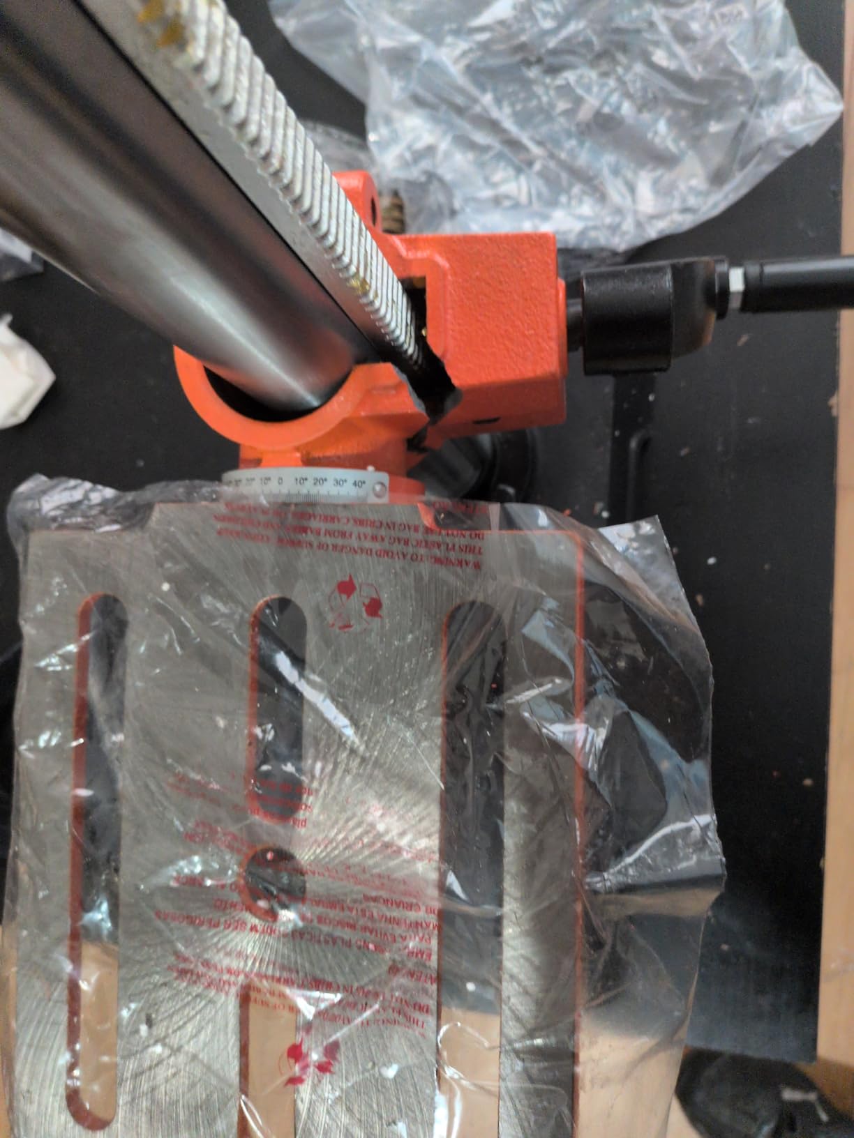 VEVOR Benchtop Drill Press, 3.2 Amp and 5-Speed Adjustable Drill Press with 10 in Swing, Cast Iron Frame, Worktable Tilts 0-45 Degrees customer photo 1
