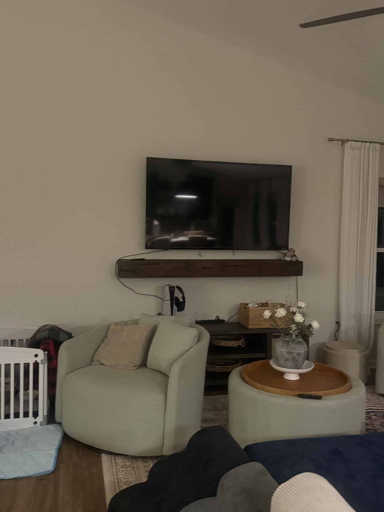 Samsung 85-Inch Class QLED Q7F Series Samsung Vision AI Smart TV (2025 Model, 85Q7F) Quantum HDR, Object Tracking Sound Lite, Q4 AI Gen1 Processor, 4K upscaling, Gaming Hub, Alexa Built-in customer photo 2