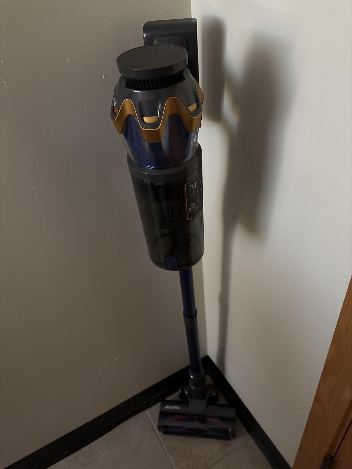 Cordless Vacuum Cleaner, Upgraded 650W 55KPA Cordless Stick Vacuum Cleaner with Self-Standing and Touch Screen, Anti-tangle Wireless Vacumm, Vacuum Cleaners for Home/Pet Hair/Carpets/Floors customer photo 2