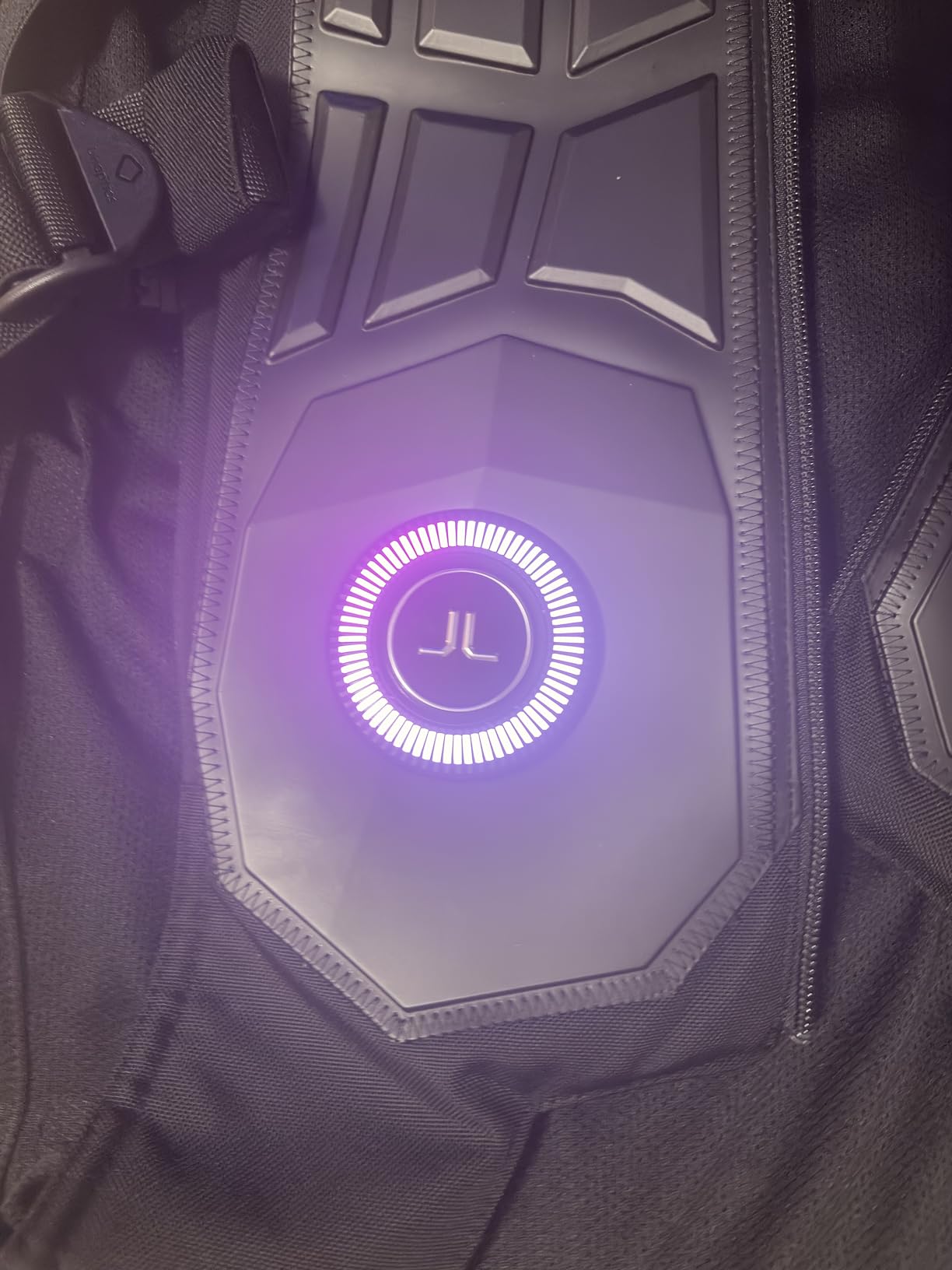 bHaptics TactSuit Pro - Immersive Haptic Vest for VR, PC Gaming, Audio-to-Haptics- 32 Feedback Motors and Mesh Lining customer photo 4