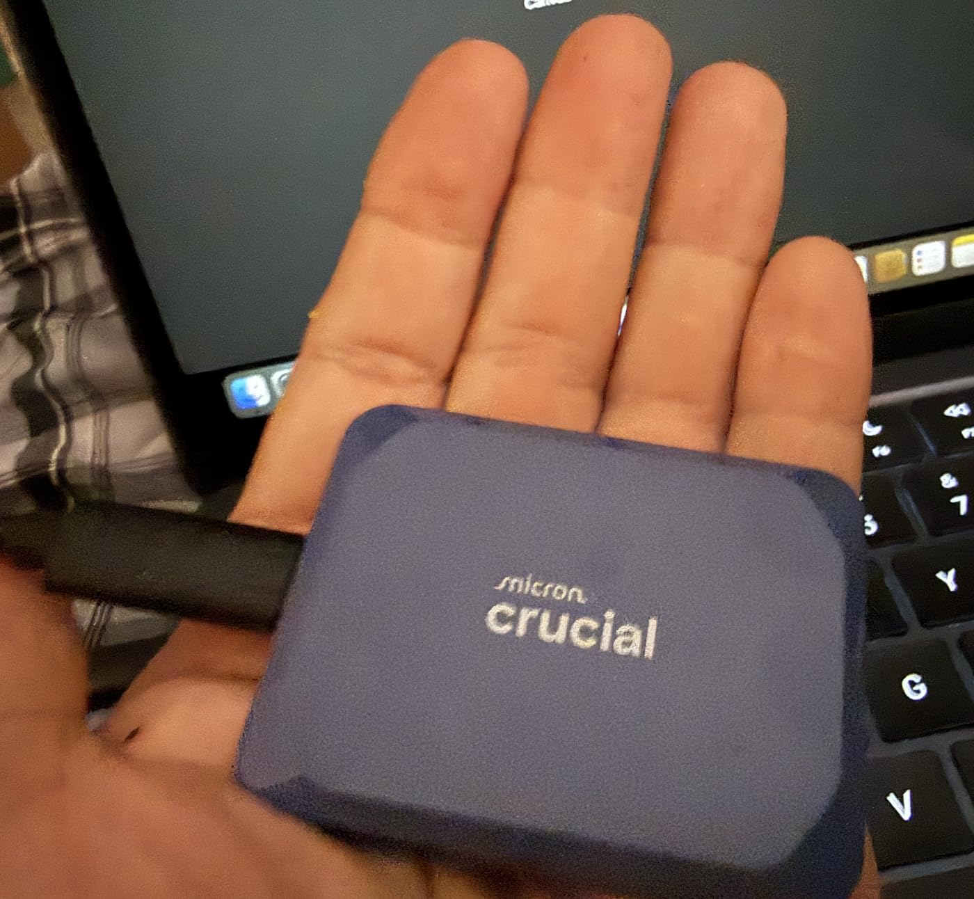 Crucial X10 4TB Portable SSD, Up to 2,100MB/s, USB 3.2 USB-C, External Solid State Drive, Compatible with Windows, Mac & Android, Durable Storage for Games, Photos & Files, Blue - CT4000X10SSD9-02 customer photo 1