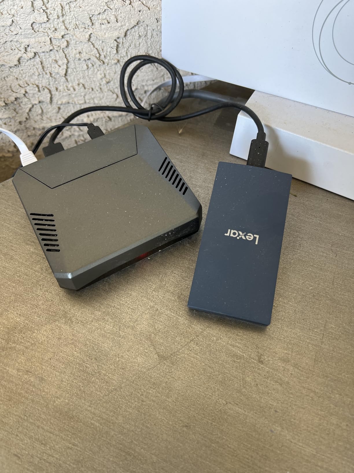 Lexar ES3 1TB External SSD, USB 3.2 Gen2 Portable SSD, PSSD Up to 1050MB/s Read, 1000MB/s Write, External Solid State Drive Compatible with iPhone 16/15 Series/Mac/PS5/XBOX/Laptop/PC, Blue customer photo 2