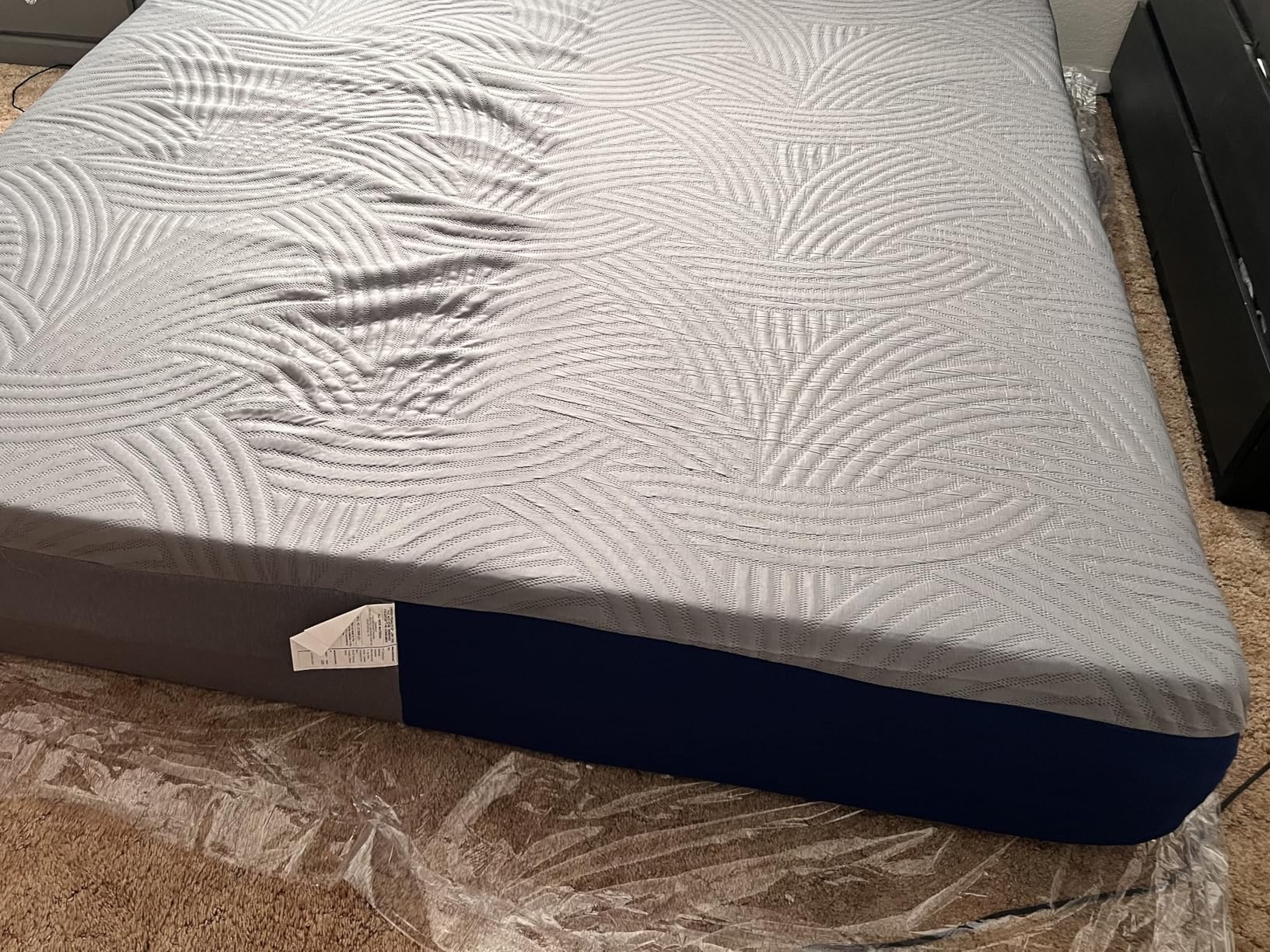 Sweetnight CoolNest 14 Inch King Size Mattress, Cooling King Memory Foam Mattress for Cool Night Sleep customer photo 1