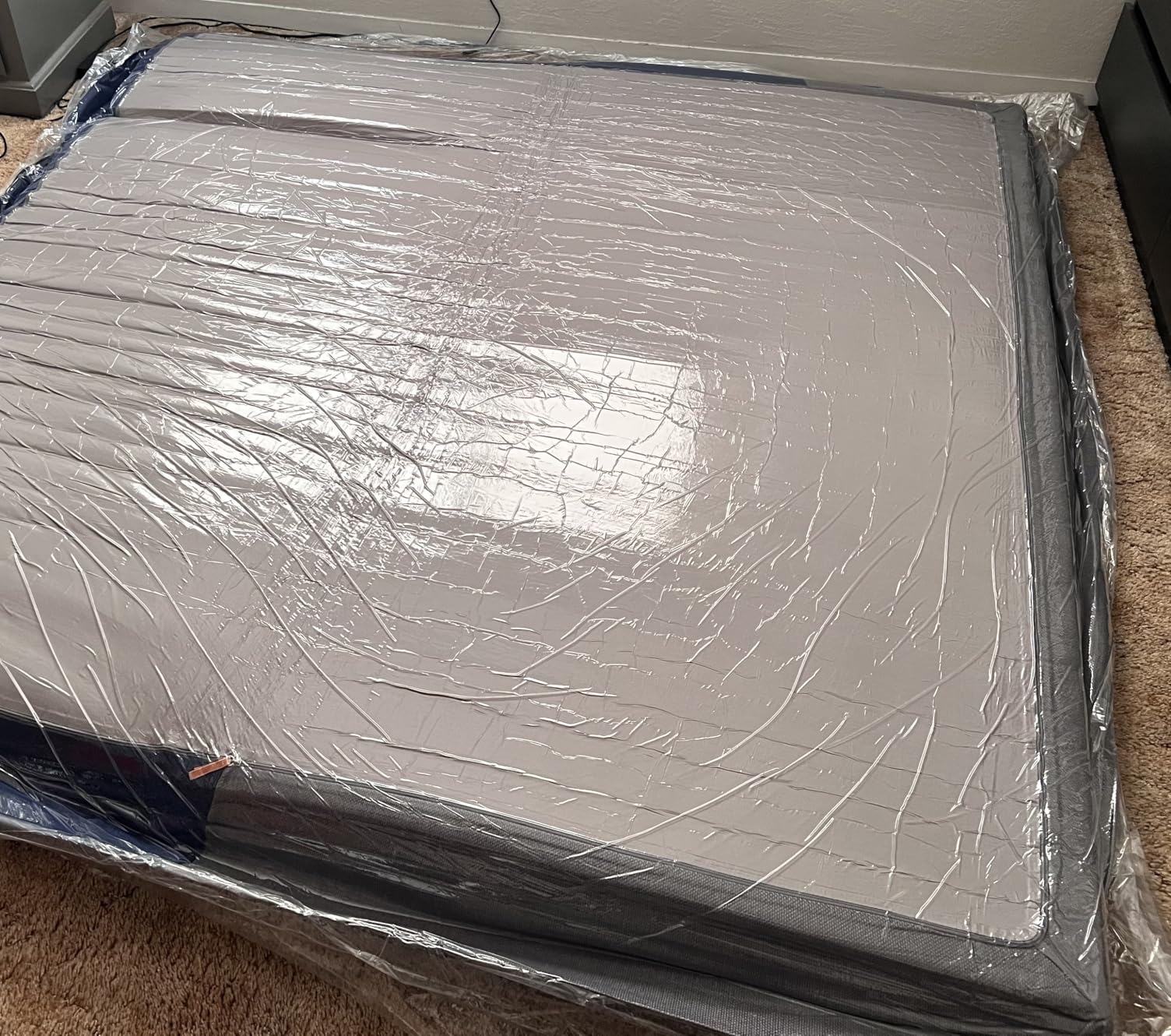 Sweetnight CoolNest 14 Inch King Size Mattress, Cooling King Memory Foam Mattress for Cool Night Sleep customer photo 2