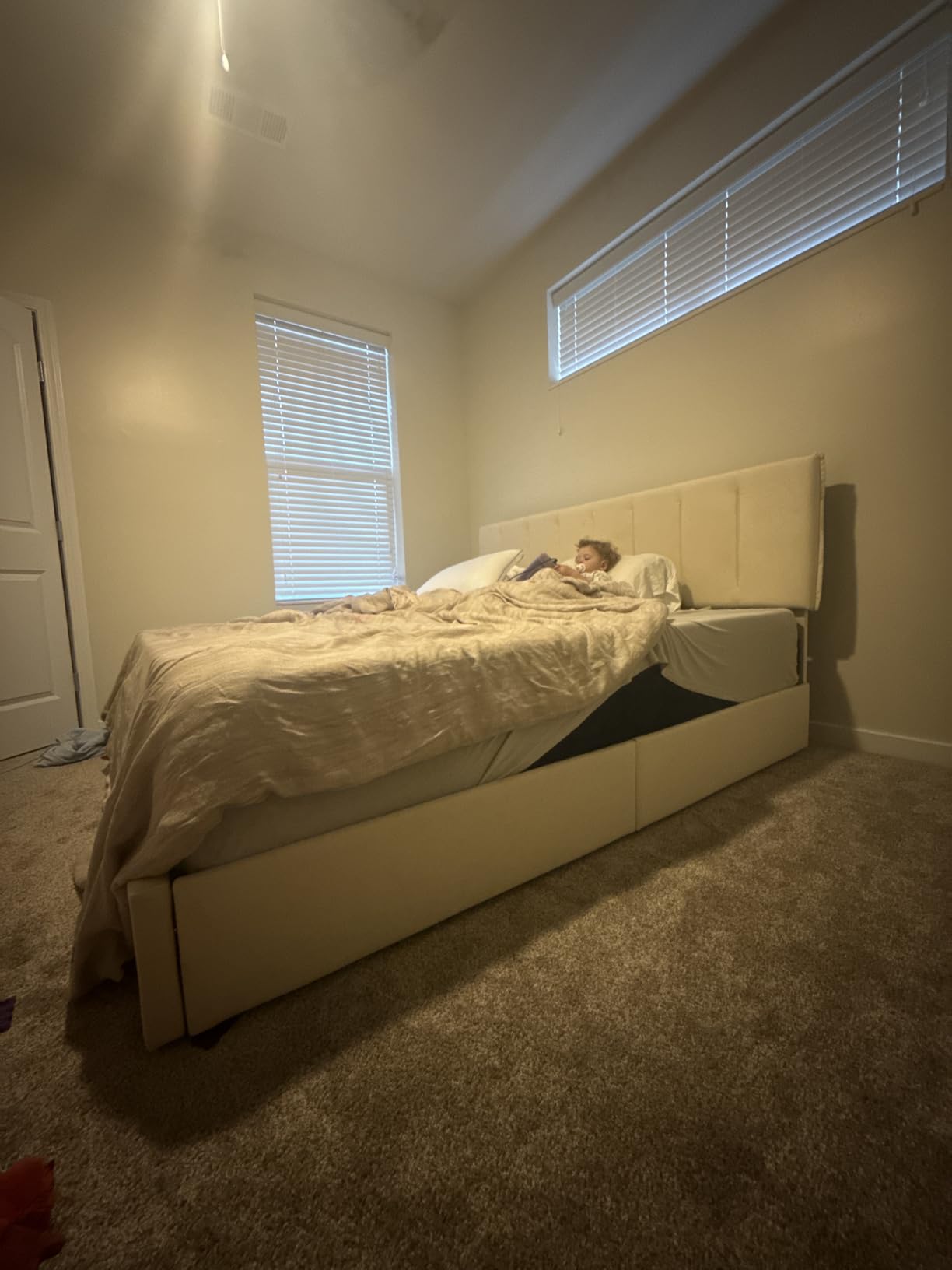 VECELO Queen Size Bed Frame with 4 Storage Drawers, Adjustable Height Headboard, Heavy-Duty Platform Bedframe with Strong Wooden Slats, No Box Spring Needed, Pale Beige customer photo 1