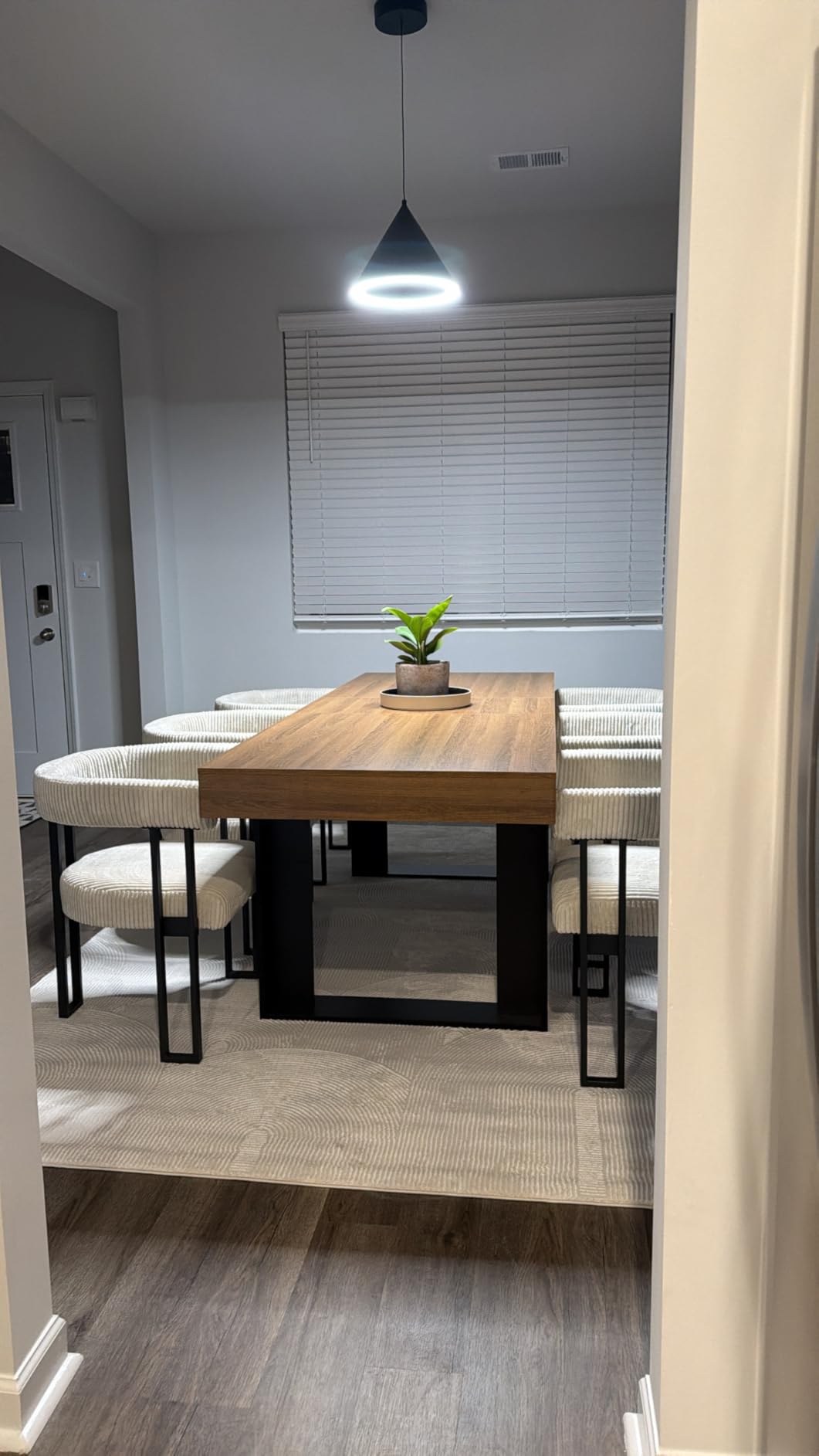 STHOUYN Farmhouse Rustic Extendable Dining Room Table for 8 10, 70.9