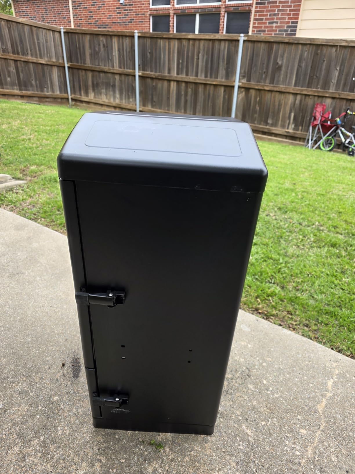 Large Vertical Propane Smoker Grill 4-Rack Outdoor Gas BBQ Smoker with Temperature Control, Heavy Duty Design & Weather-Resistant Cover for Meat, Fish, Ribs customer photo 2