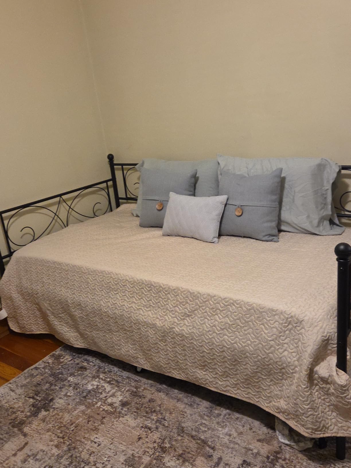 IDEALHOUSE Twin Daybed with Trundle, Metal Trundle Bed, Sofa Bed Frame, Heavy Duty Metal Slats, for Living Room, Bedroom, Guest Room, Space Saving, Modern White customer photo 1