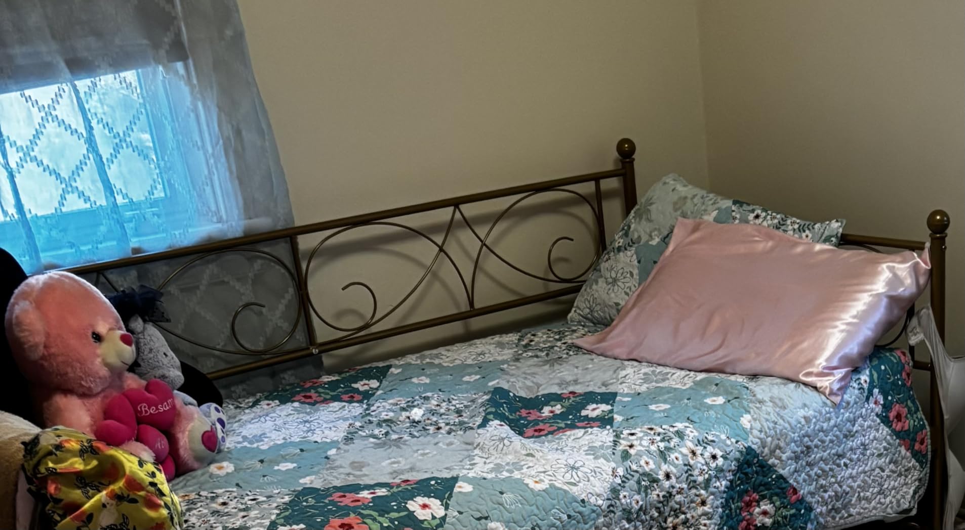 IDEALHOUSE Twin Daybed with Trundle, Metal Trundle Bed, Sofa Bed Frame, Heavy Duty Metal Slats, for Living Room, Bedroom, Guest Room, Space Saving, Modern White customer photo 2