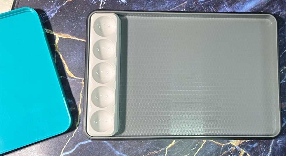 Vallejo Wet Palette Pro Pinter Size for Miniature and Acrylic Painting Bundle, Includes 2 Hydration Sponge, 30 Moisture Paper and a Well Palette customer photo 2