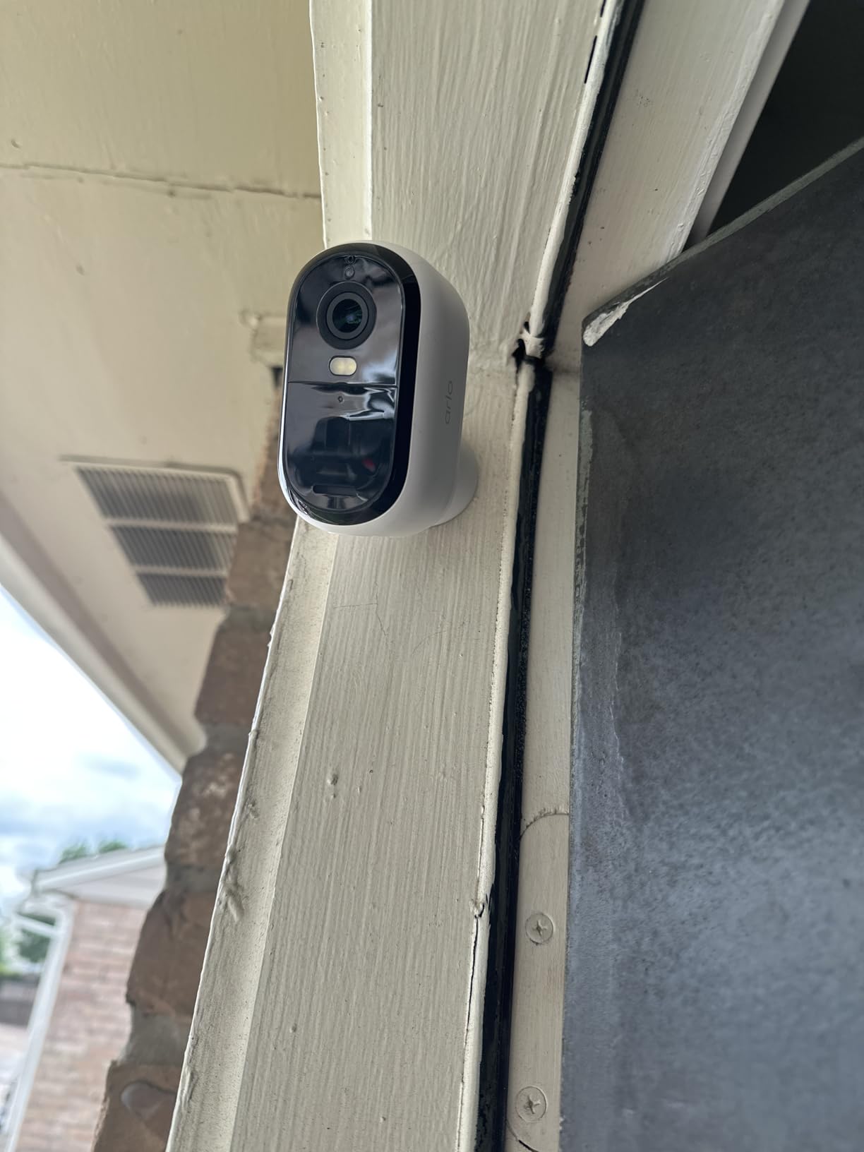 Arlo Essential Security Camera Wireless Outdoor 2K (3rd Gen, 2025 Release) - 3-Cam Kit, Battery Power, Person Recognition, Package Detection customer photo 1
