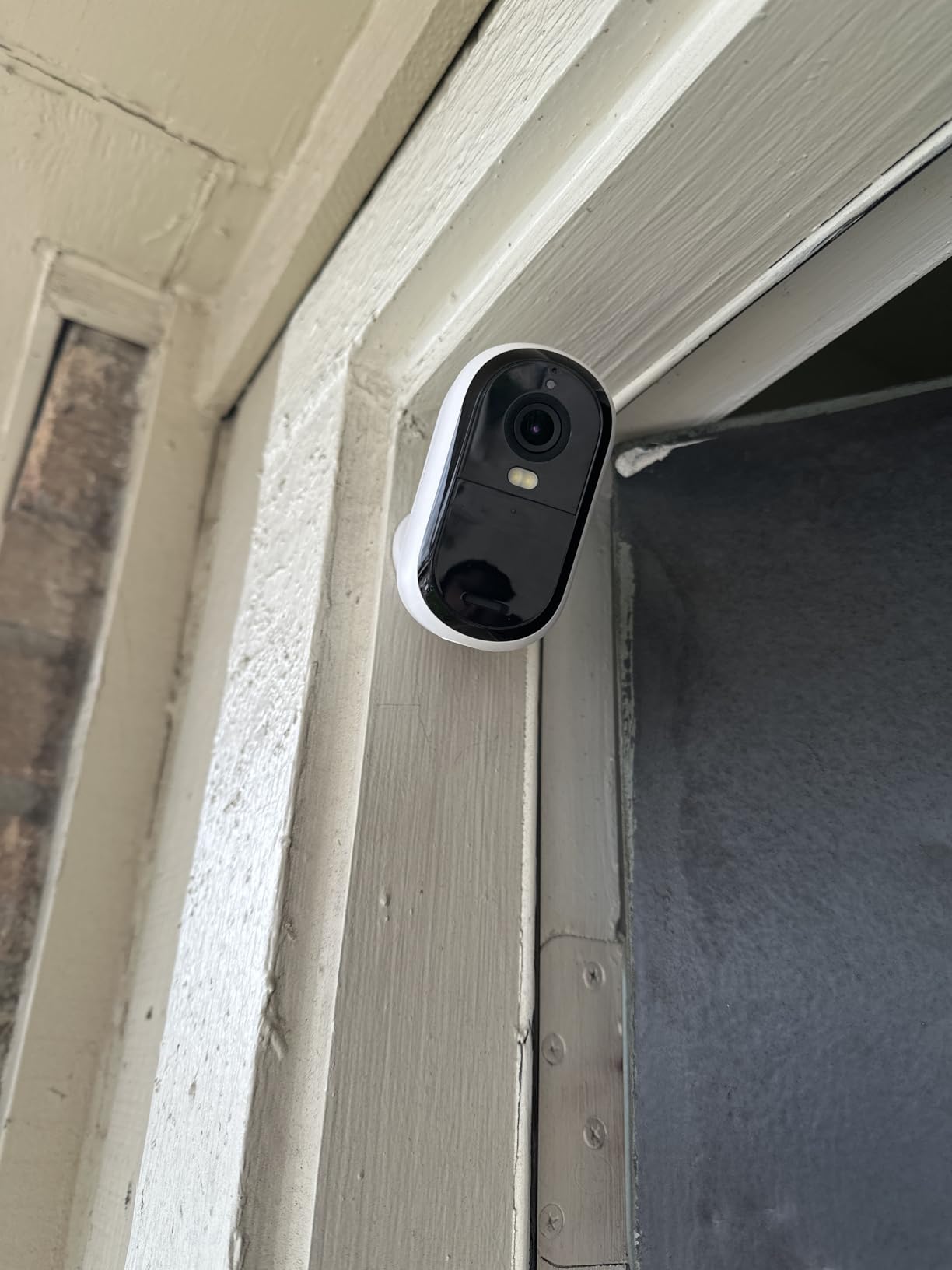 Arlo Essential Security Camera Wireless Outdoor 2K (3rd Gen, 2025 Release) - 3-Cam Kit, Battery Power, Person Recognition, Package Detection customer photo 2