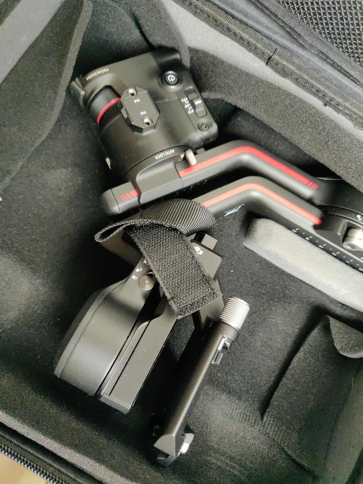 DJI RS 5 Combo, Gimbal Stabilizer for Camera Canon/Sony/Panasonic/Nikon/Fujifilm, Intelligent Tracking, Electronic Briefcase Handle, Fine-Tuning Knobs, New Z-Axis Indicator customer photo 2