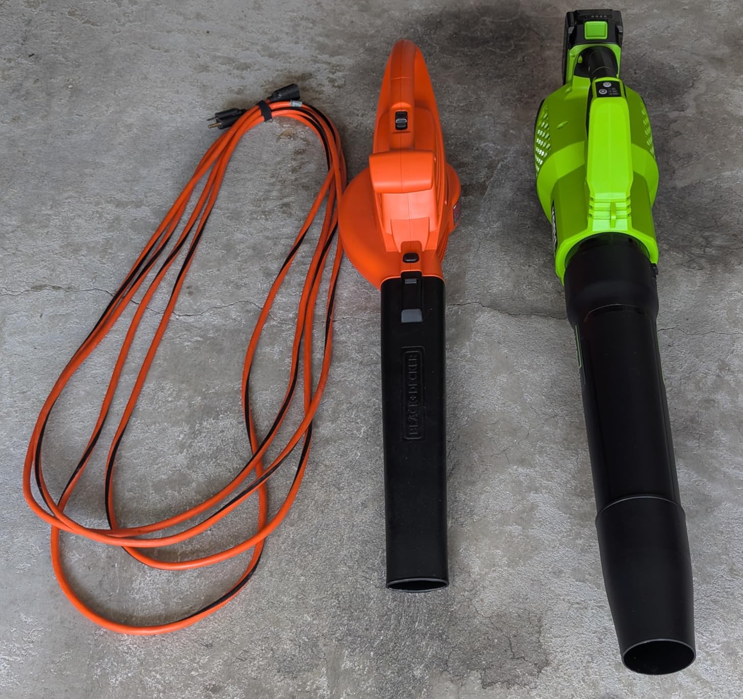 Leaf Blower Cordless, 650CFM Electric Leaf Blowers with 2 x 5.2Ah Batteries and Charger, 3 Speed Modes, 1 x Adjustable Shoulder Strap, Powerful Blowers for Lawn Care, Patio, Dust, Blowing Leaves customer photo 1