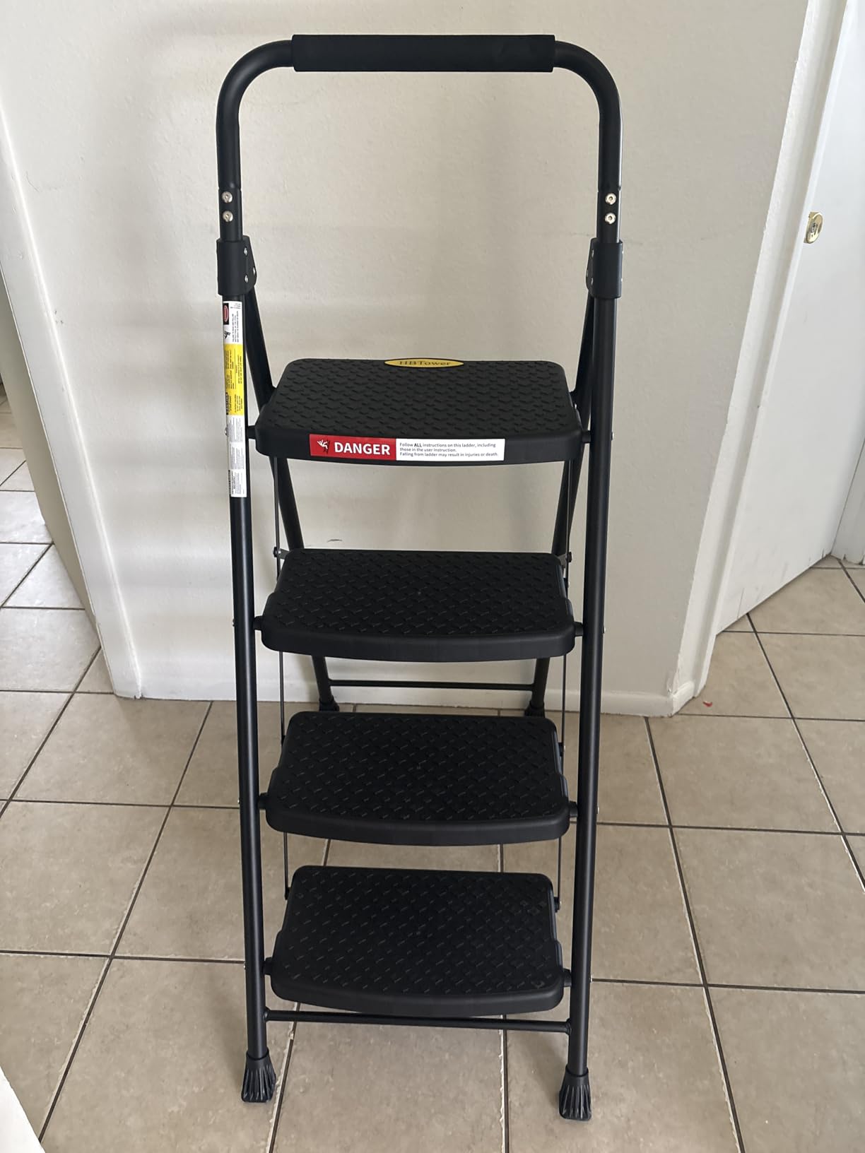 HBTower 4 Step Ladder, Step Stool Foldable with Wide Anti-Slip Pedal, Sturdy Steel Ladders for Home Adults Kitchen customer photo 2