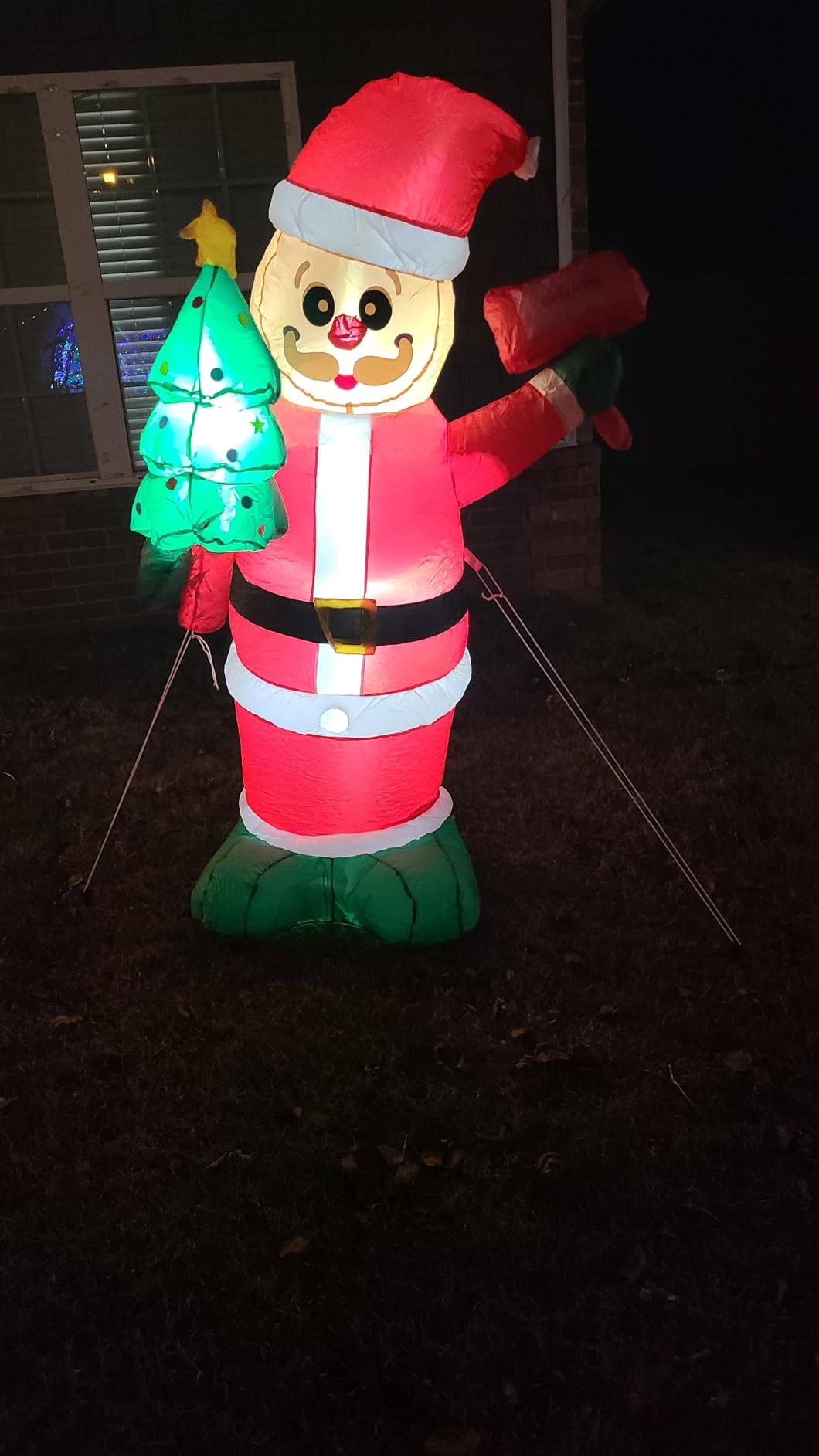 6Ft Christmas Inflatables Santa Gingerbread with LED Lights & Gift Box, Giant Christmas Inflatables Yard Decorations, Xmas Blow Up Santa Claus customer photo 2