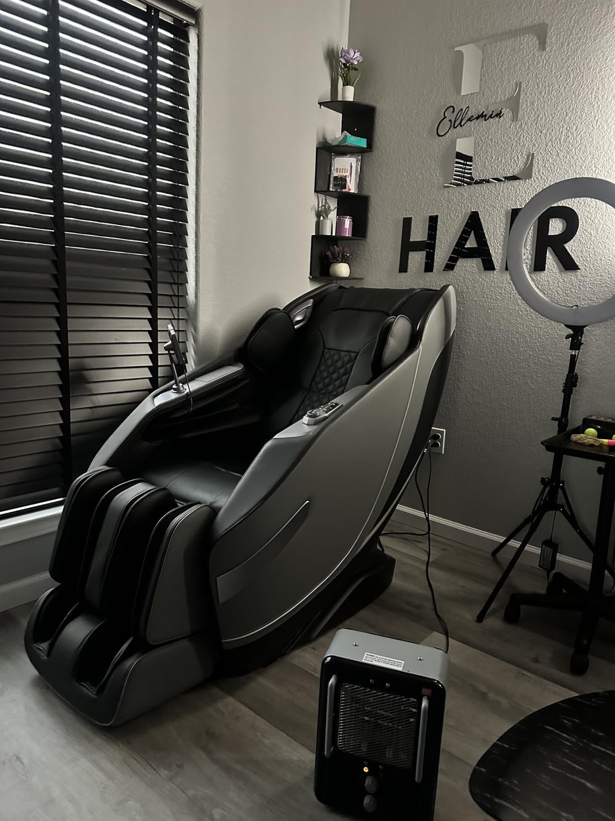 Massage Chair Full Body Zero Gravity, 3D SL-Track Shiatsu Massage with Unique Rocking Sleep Mode, Upgraded Calf & Knee Massage (+11cm) for Tall People, Wireless Charging & Touch Screen, Black customer photo 2