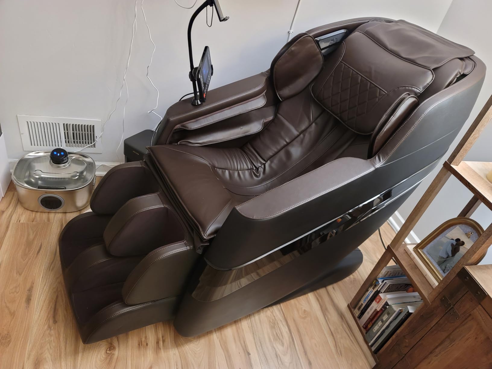FURNIMAT 2026 Massage Chair Full Body, 3D SL-Track Zero Gravity Shiatsu Massage Chair Recliner with AI Control, Body Scan, Airbags, Heating, Foot Roller, Auto Modes, Bluetooth Speaker customer photo 1