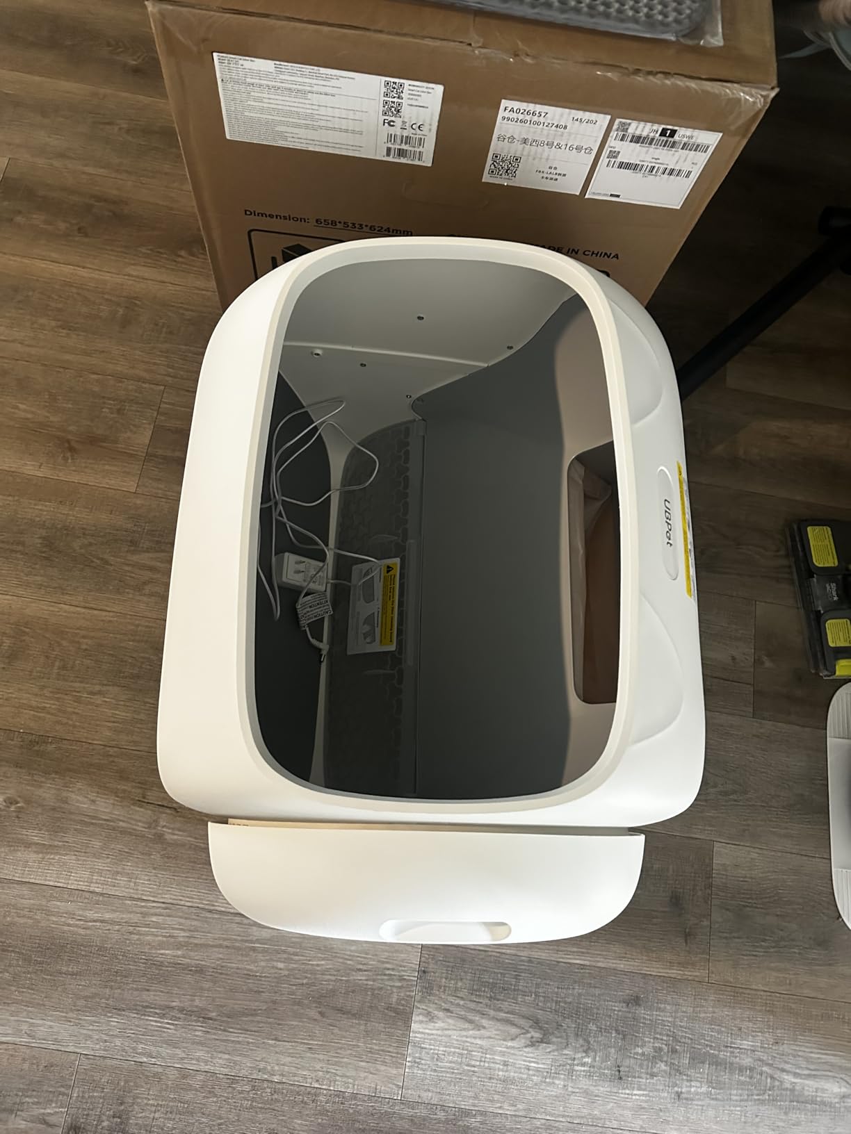 UBPET Self Cleaning Cat Litter Box, XXXL Automatic Litter Box for Multiple Cats, Weight Sensors Safety Protection customer photo 2
