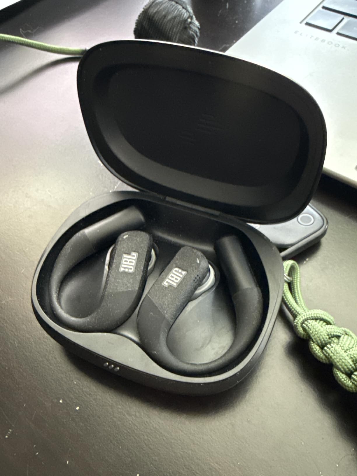 JBL Endurance Peak 4 - True Wireless Noise Cancelling Sport Earbuds, Up to 48Hrs Total Playback, Water & dust Proof (IP68), Secure fit with TwistLock Design, 6 Mics for Perfect Calls (Purple/Teal) customer photo 2