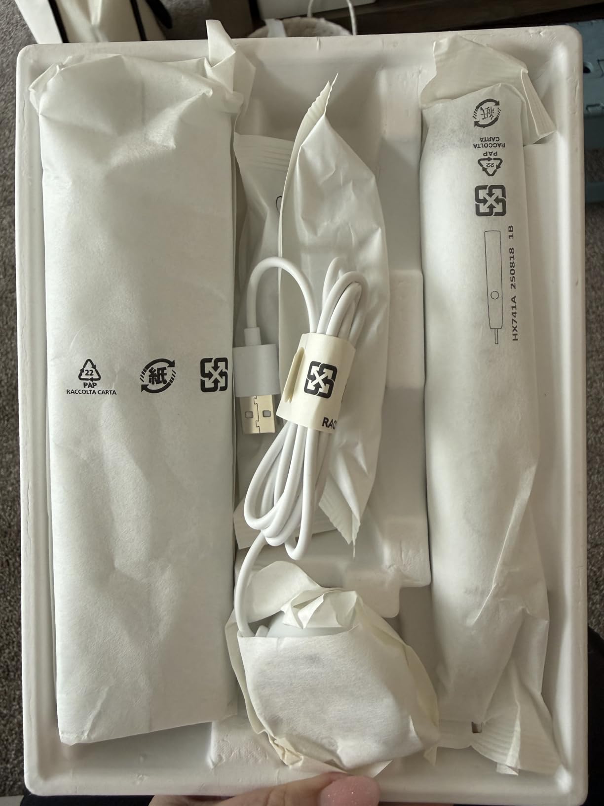 Philips Sonicare 6500 Series Electric Toothbrush - Next-Generation Sonicare Technology, Pressure Sensor, 9 Brushing Settings, SmarTimer, BrushPacer, 21-Day Runtime, Travel Case, White, HX7410/10 customer photo 2