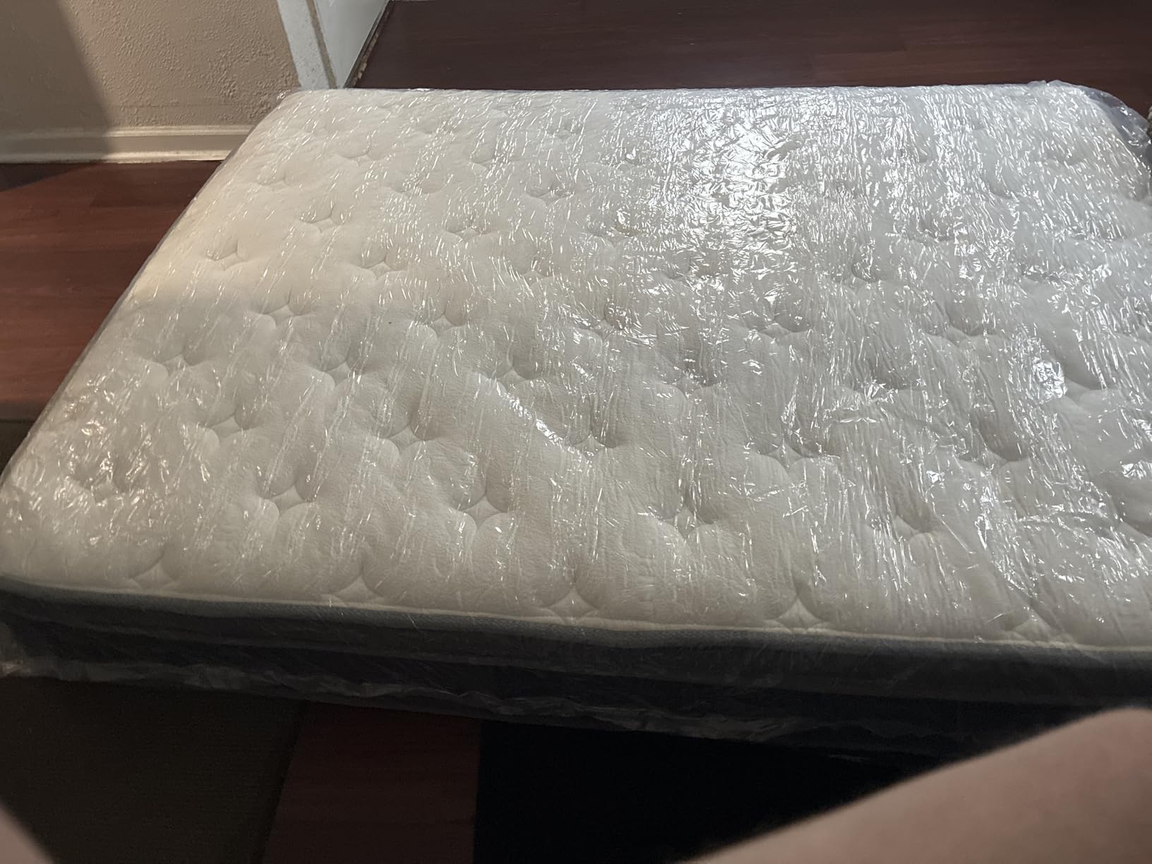 12 Inch Queen Mattress with Breezpet Layer, Queen Size Memory Foam Mattress, Enhanced Support & Comfort, Cooling & Back Pain Relief, CertiPUR-US, Fiberglass-Free Suitable for Over 230 lbs customer photo 1